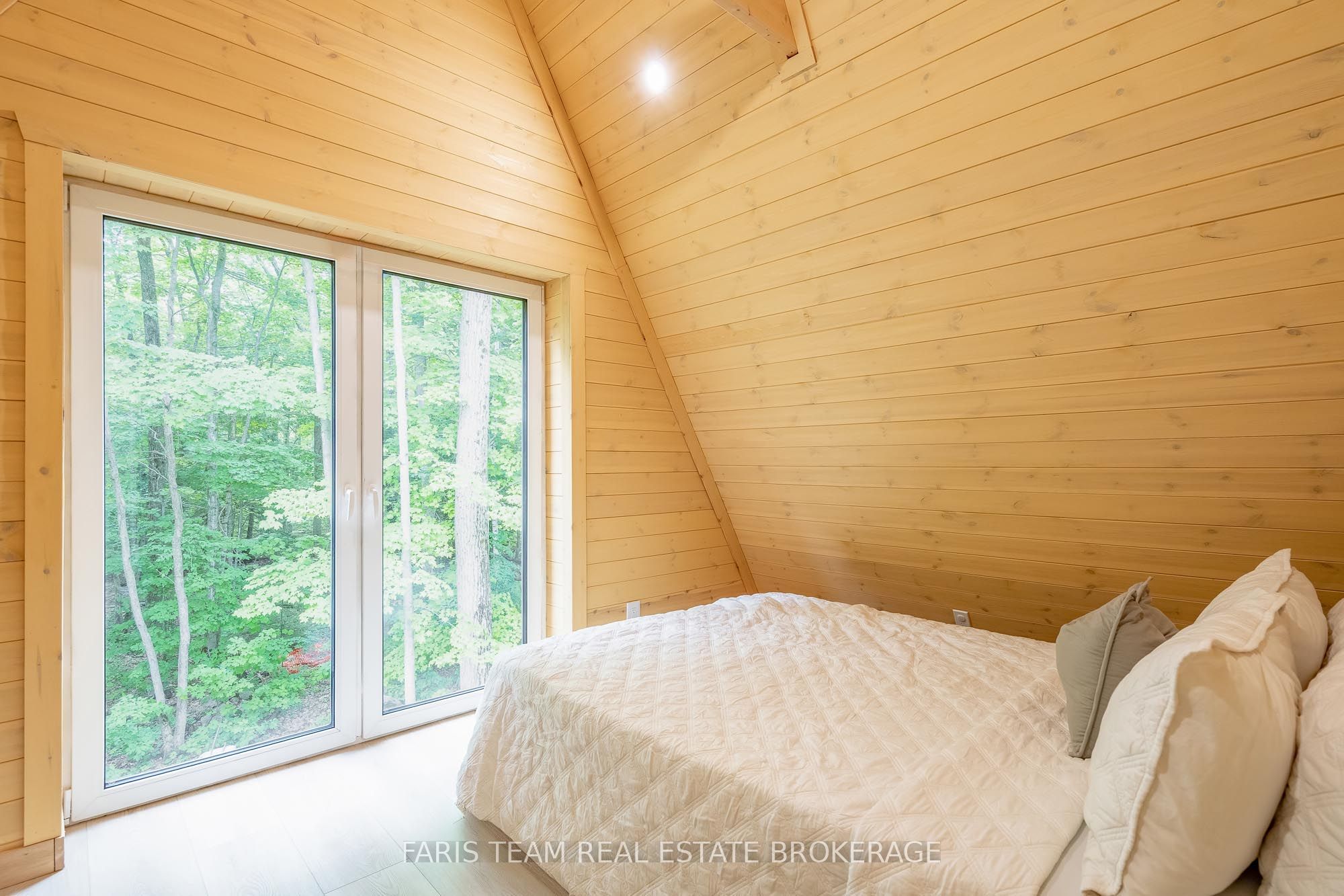 1490 Champlain Road Property Photo 18