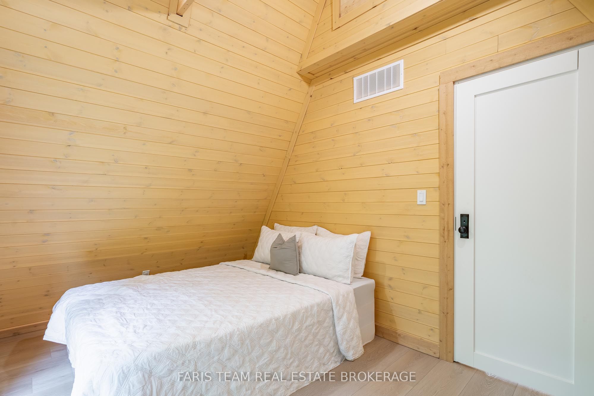 1490 Champlain Road Property Photo 19