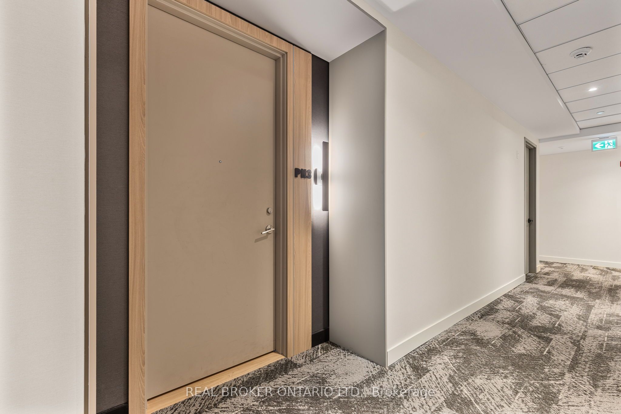 185 Dunlop Street E Ph 3 Property Photo 2