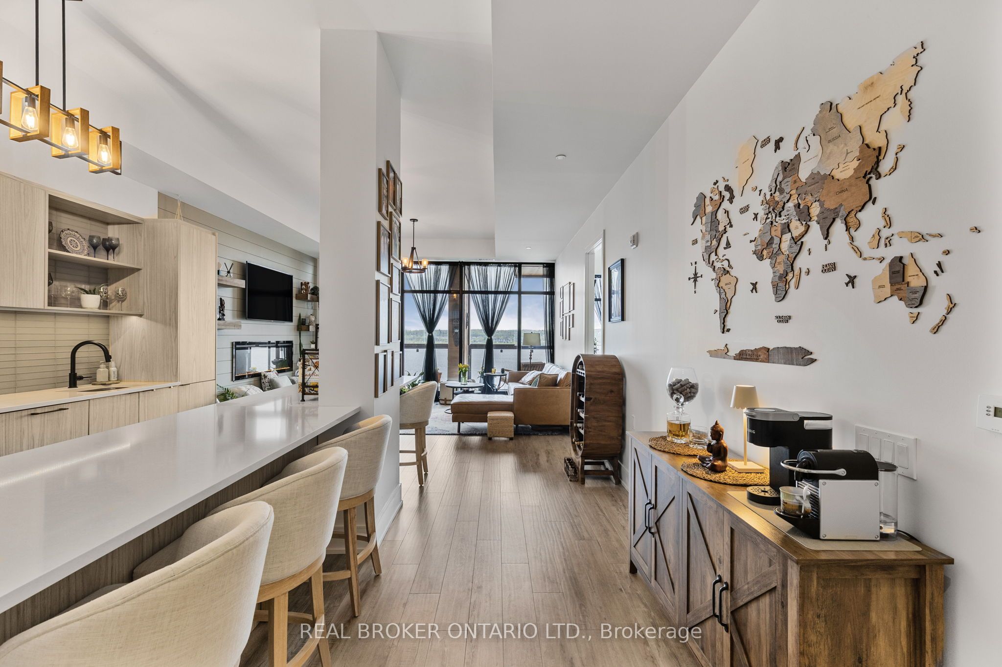 185 Dunlop Street E Ph 3 Property Photo 6