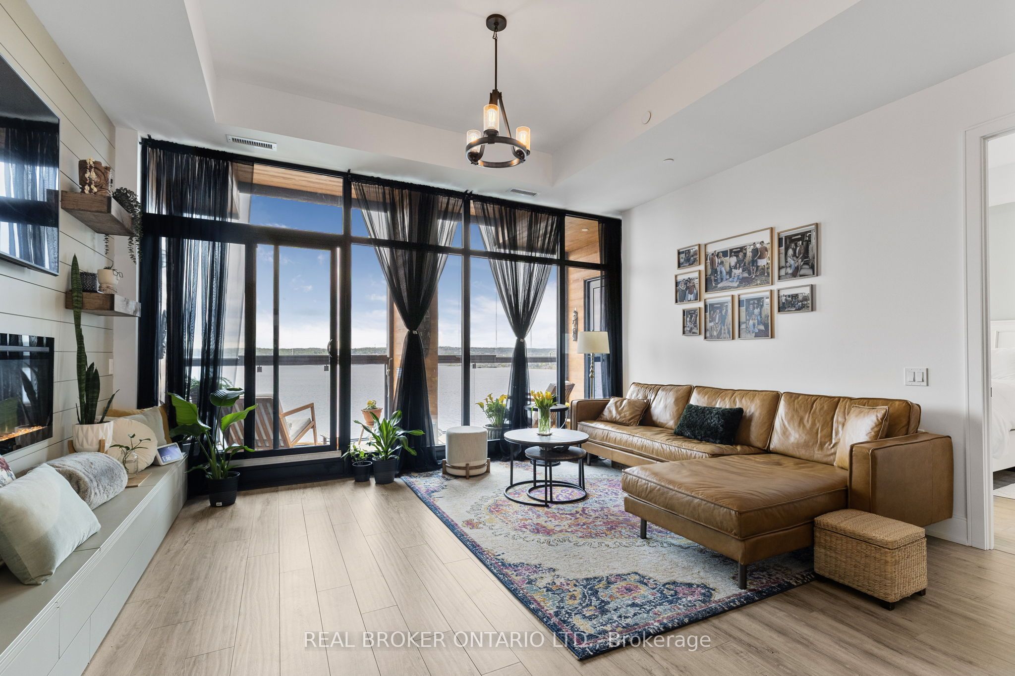 185 Dunlop Street E Ph 3 Property Photo 12