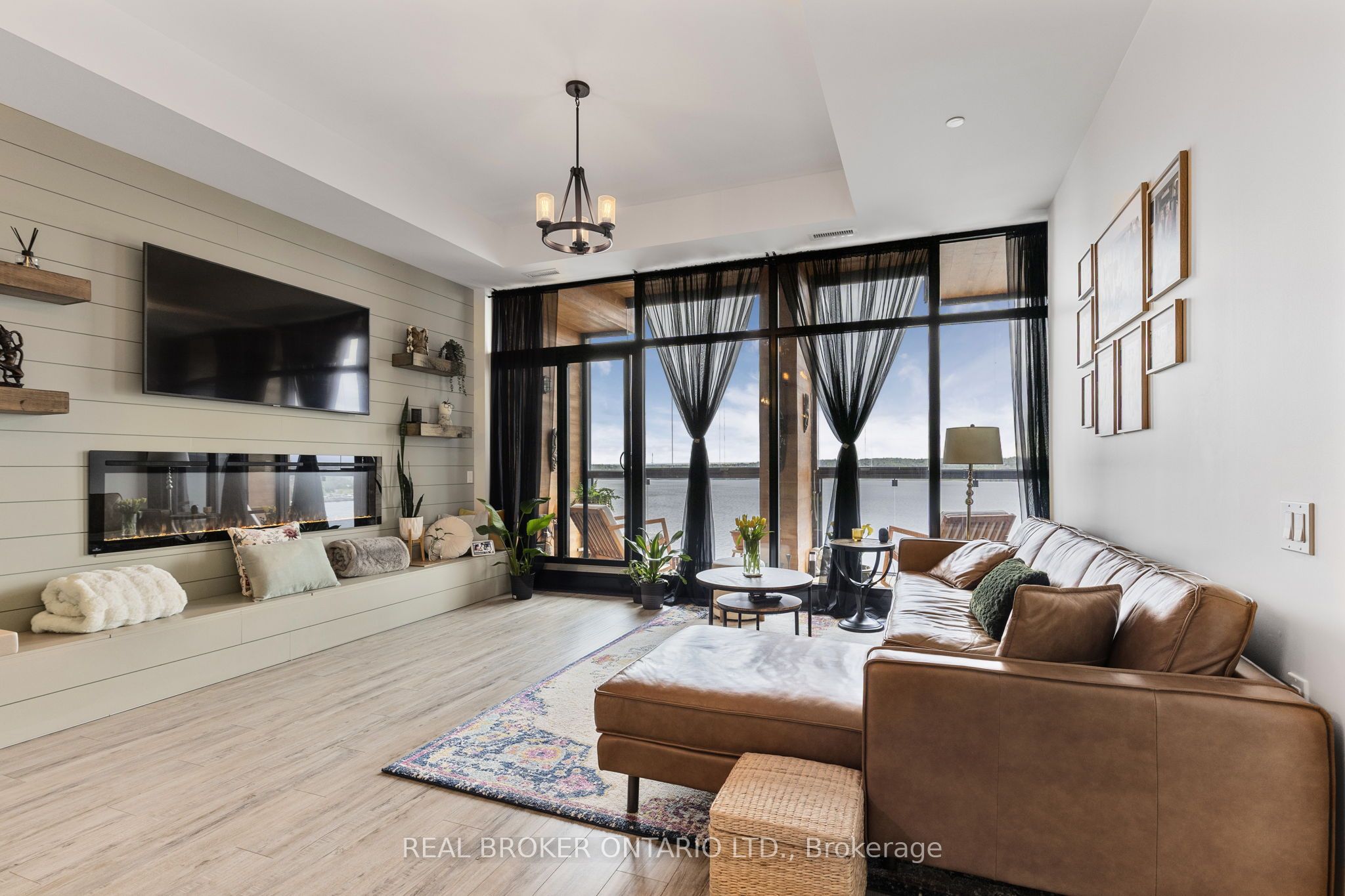 185 Dunlop Street E Ph 3 Property Photo 13
