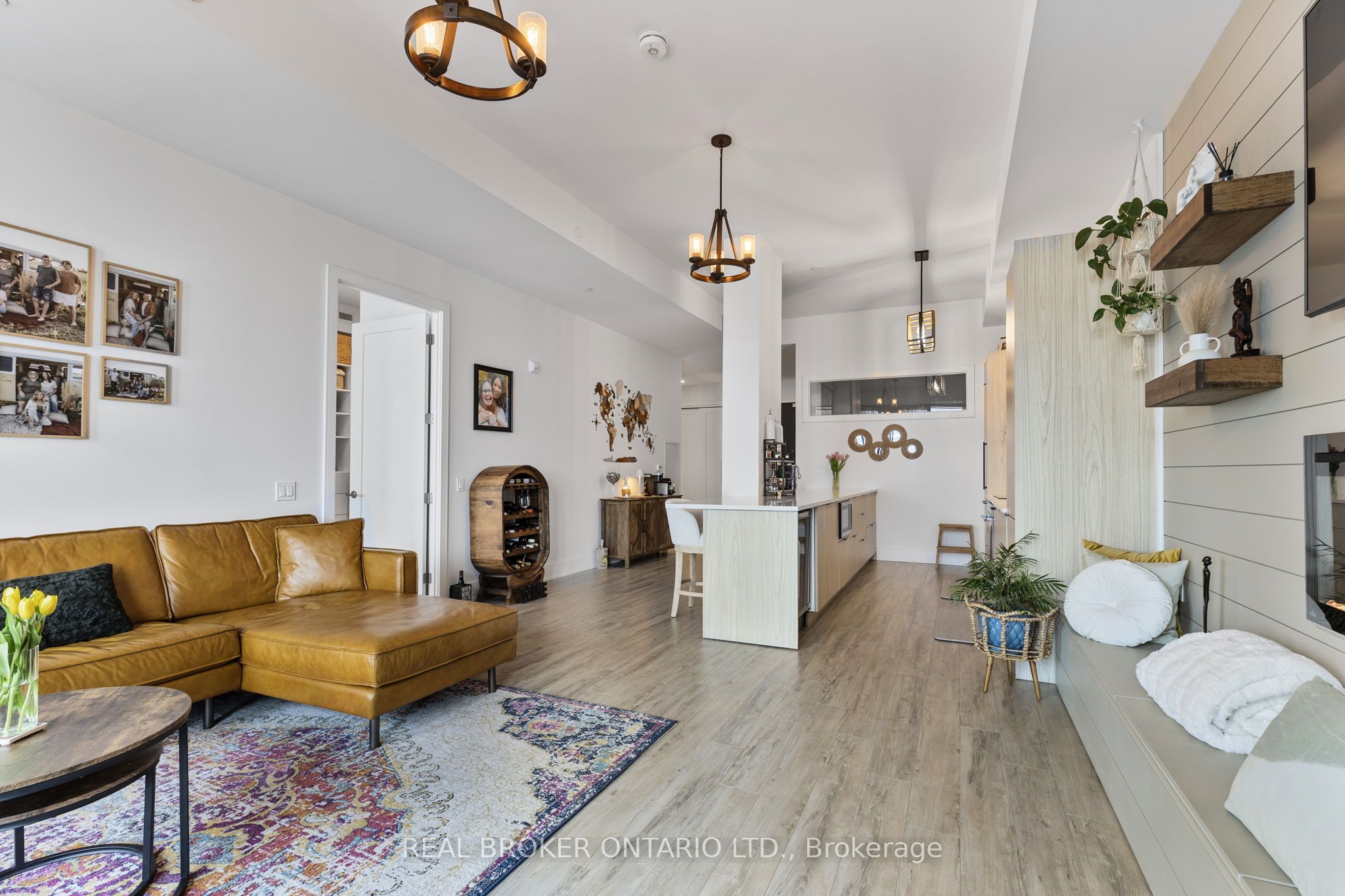 185 Dunlop Street E Ph 3 Property Photo 15