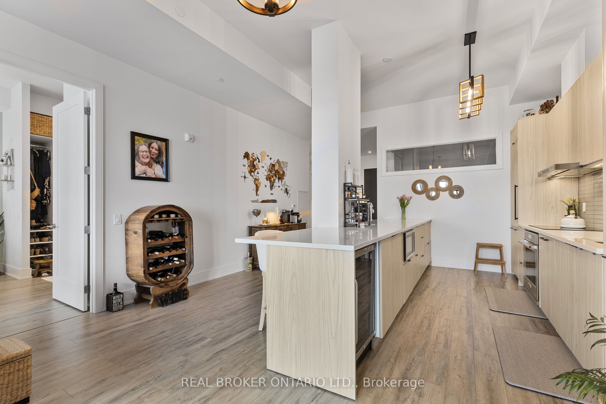 185 Dunlop Street E Ph 3 Property Photo 16