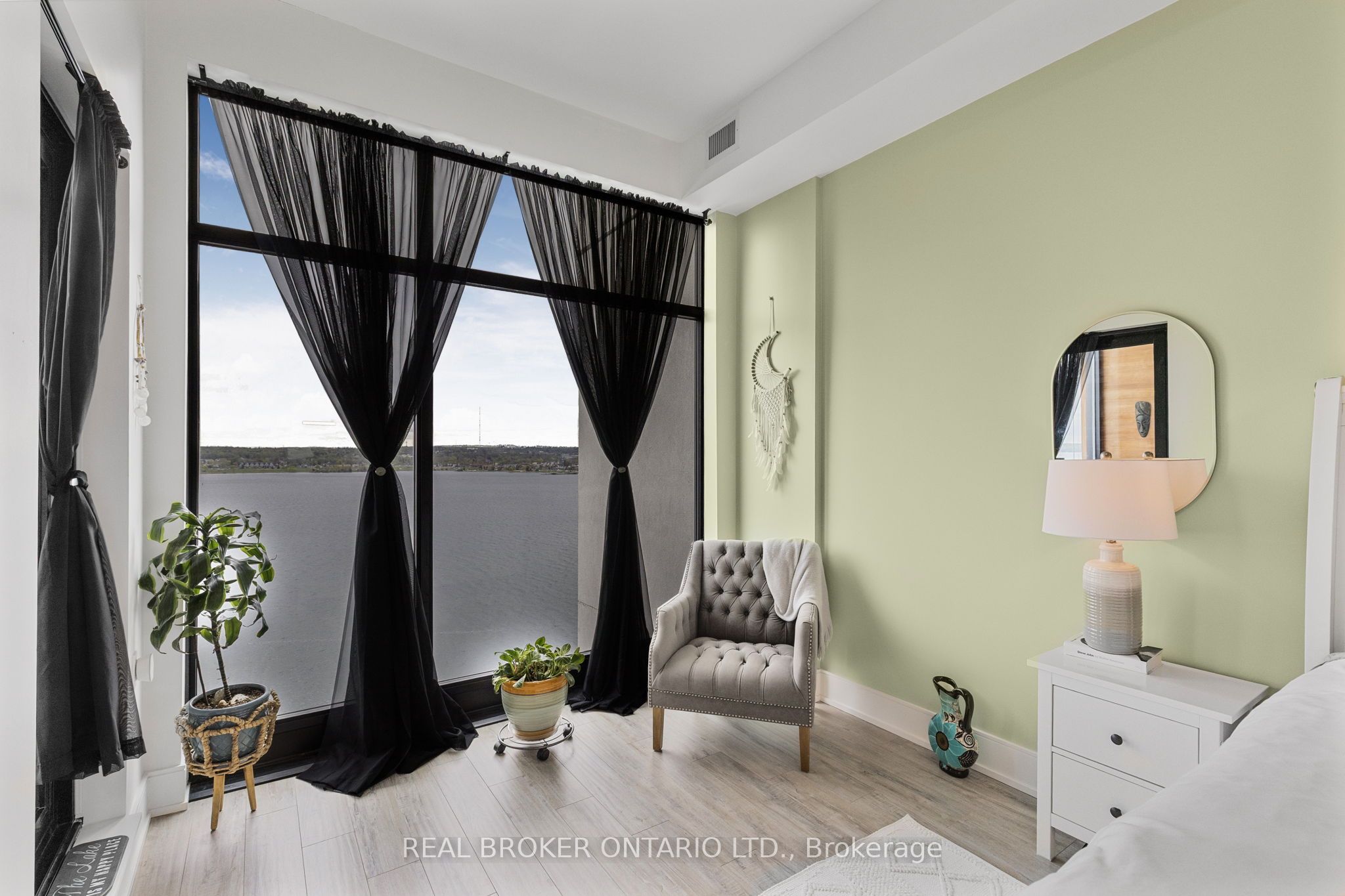 185 Dunlop Street E Ph 3 Property Photo 19
