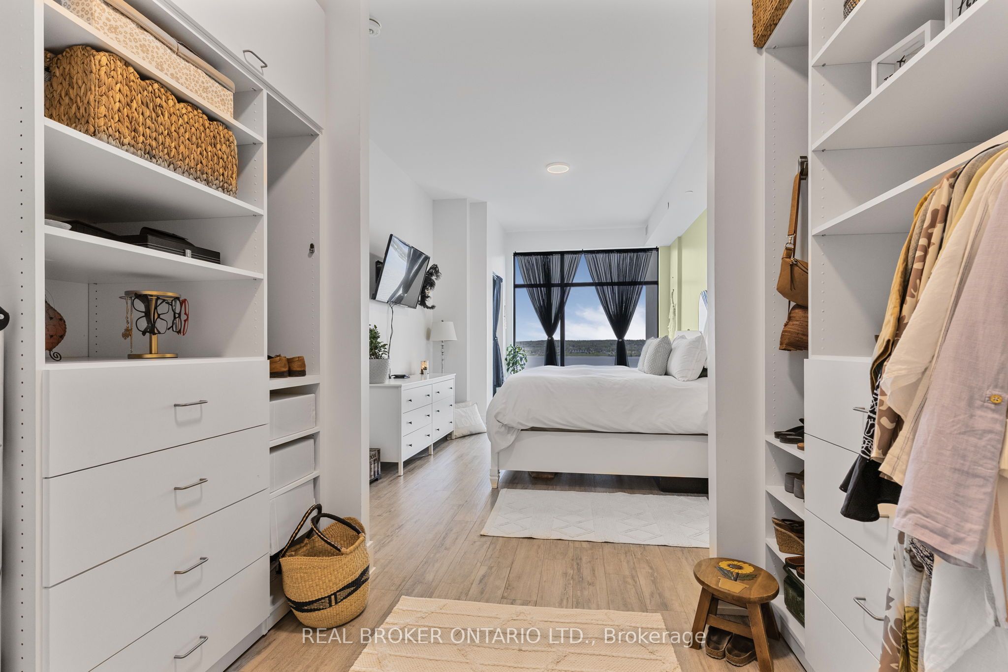 185 Dunlop Street E Ph 3 Property Photo 22