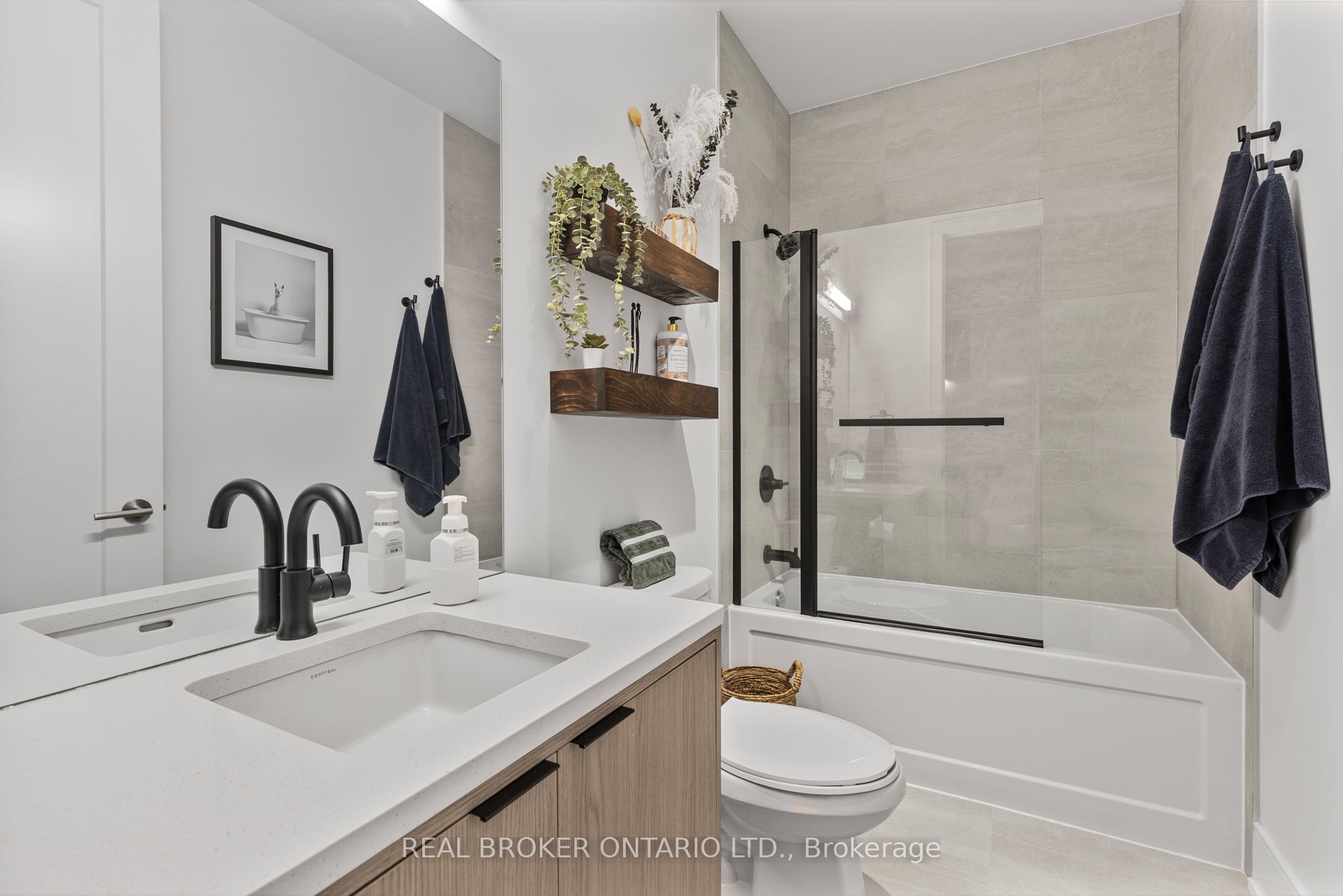 185 Dunlop Street E Ph 3 Property Photo 30