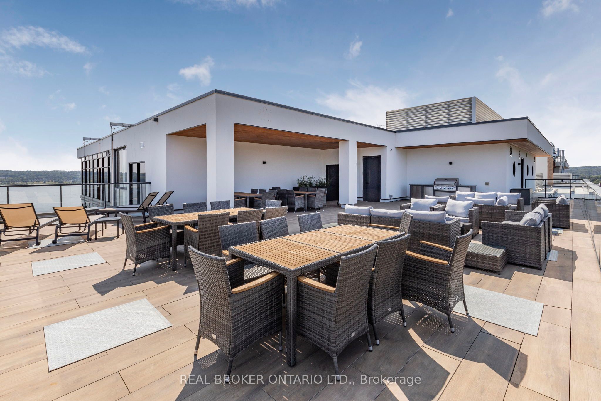 185 Dunlop Street E Ph 3 Property Photo 42