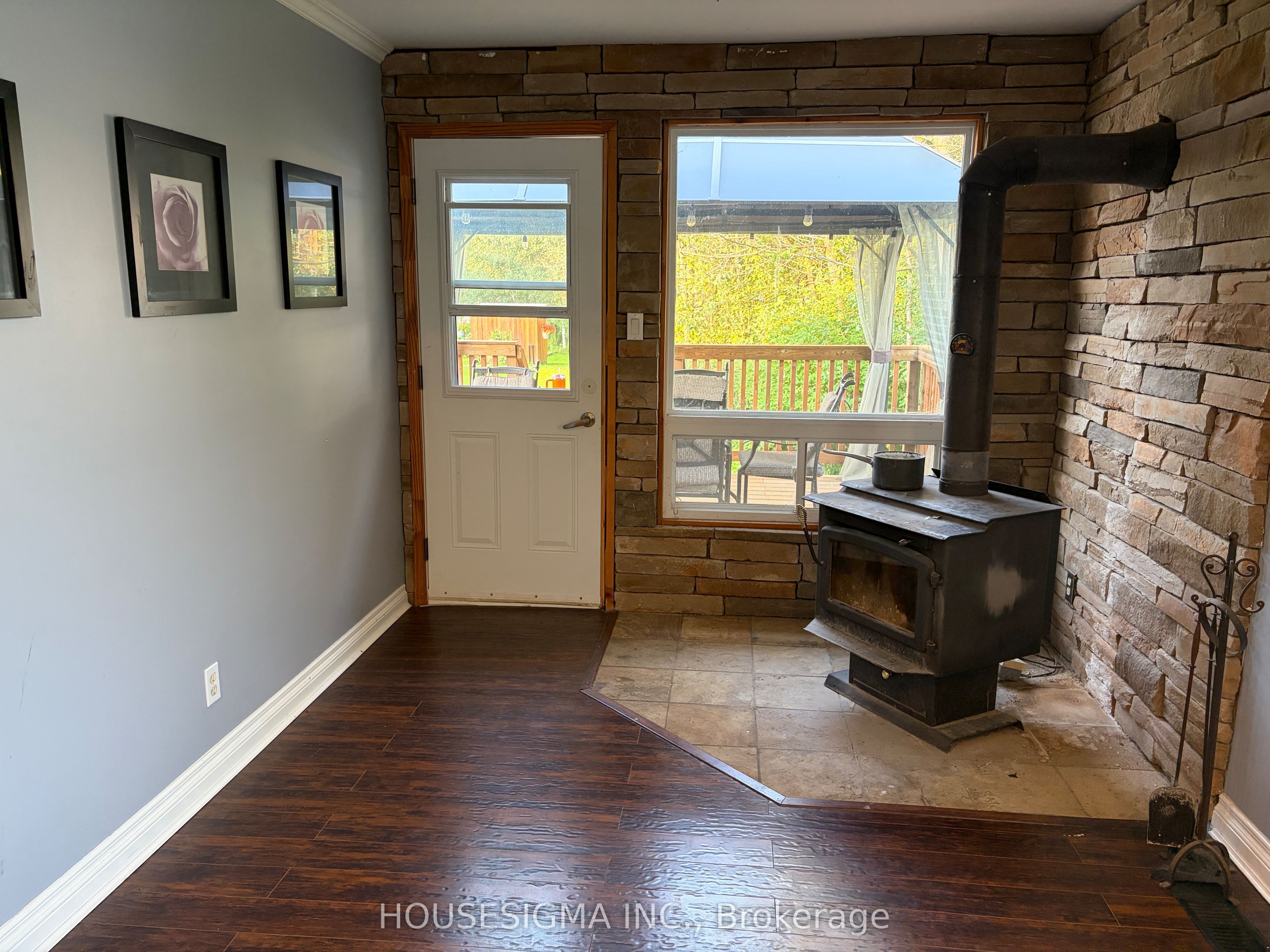 16 Mazepa Place Property Photo 8