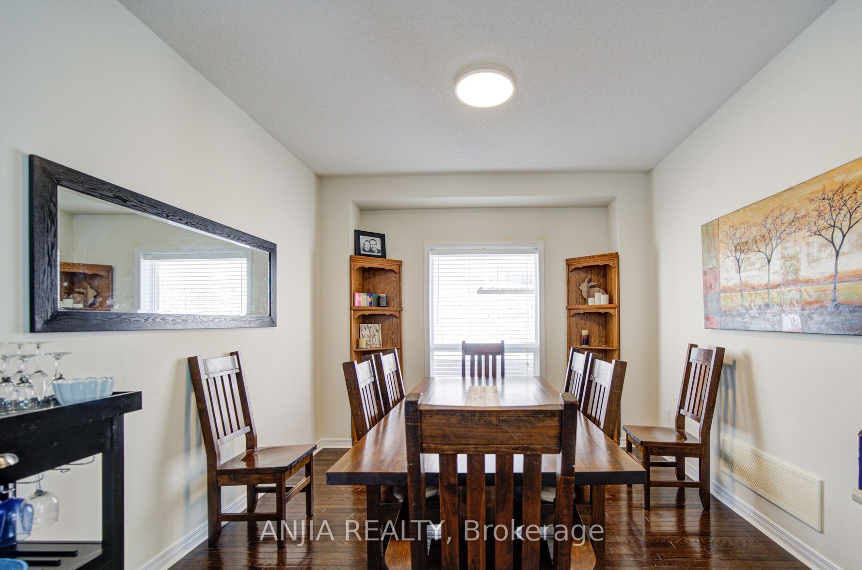 102 Westminster Circle Property Photo 6