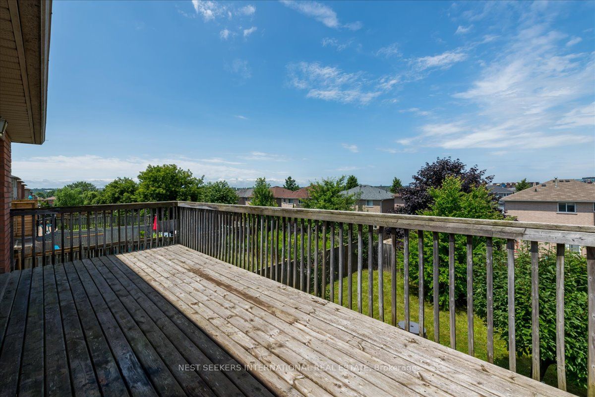 116 Courtney Crescent Upper Level Property Photo 13