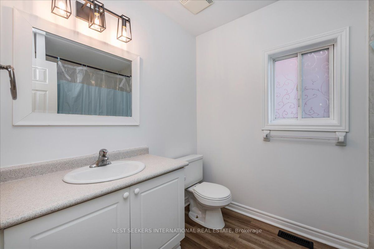 116 Courtney Crescent Upper Level Property Photo 15