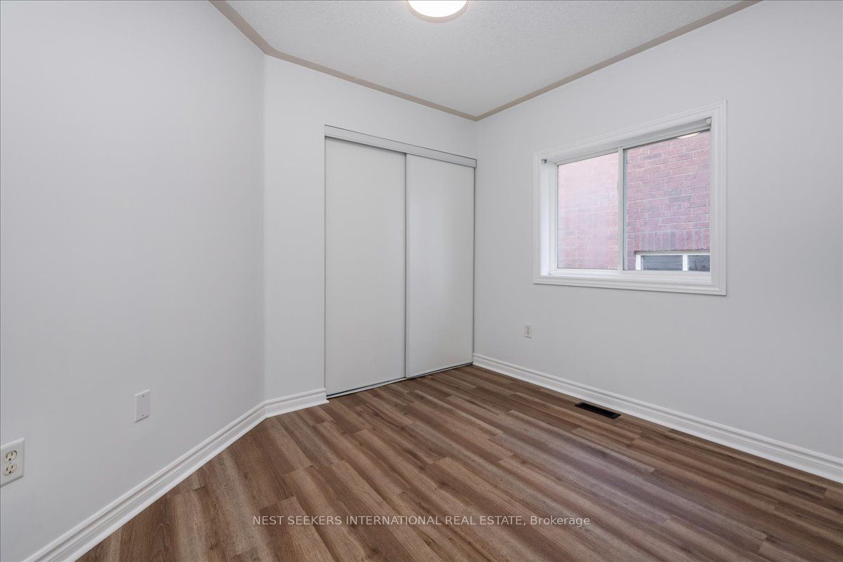 116 Courtney Crescent Upper Level Property Photo 16