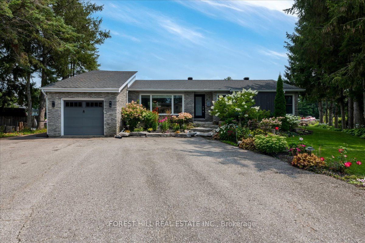 21 PINETREE Court Property Photo 1