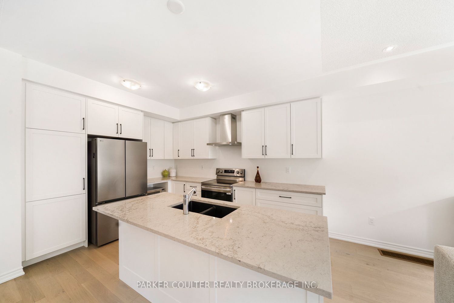 48 West Oak Trail Property Photo 14