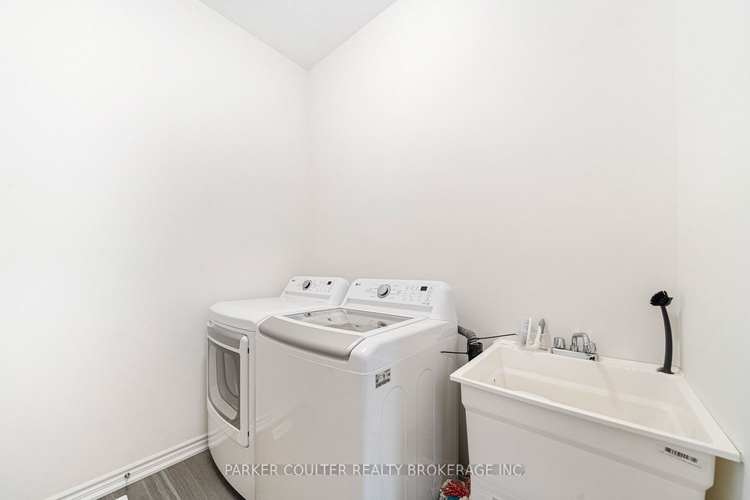 48 West Oak Trail Property Photo 35