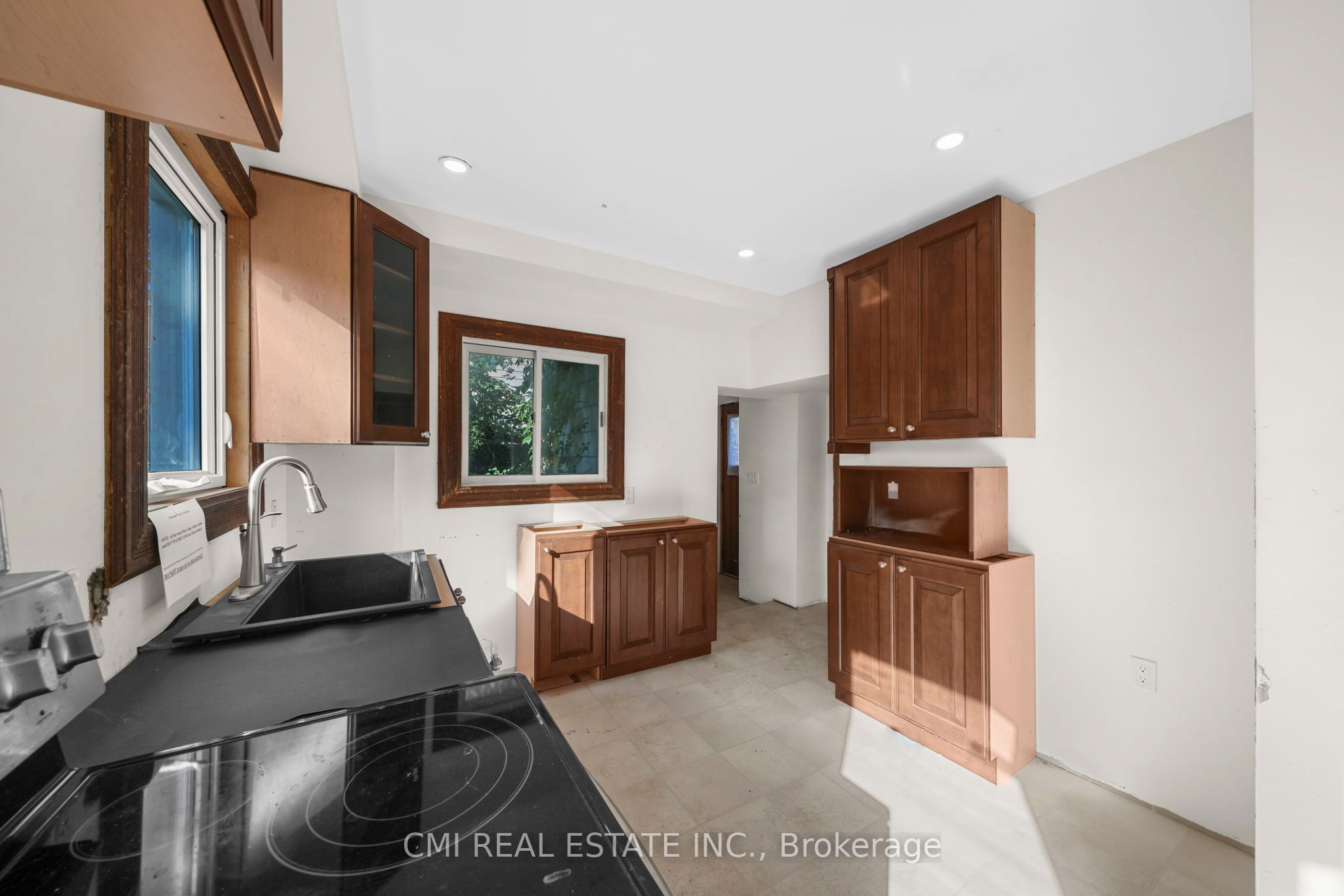 43 Perry Street Property Photo 12