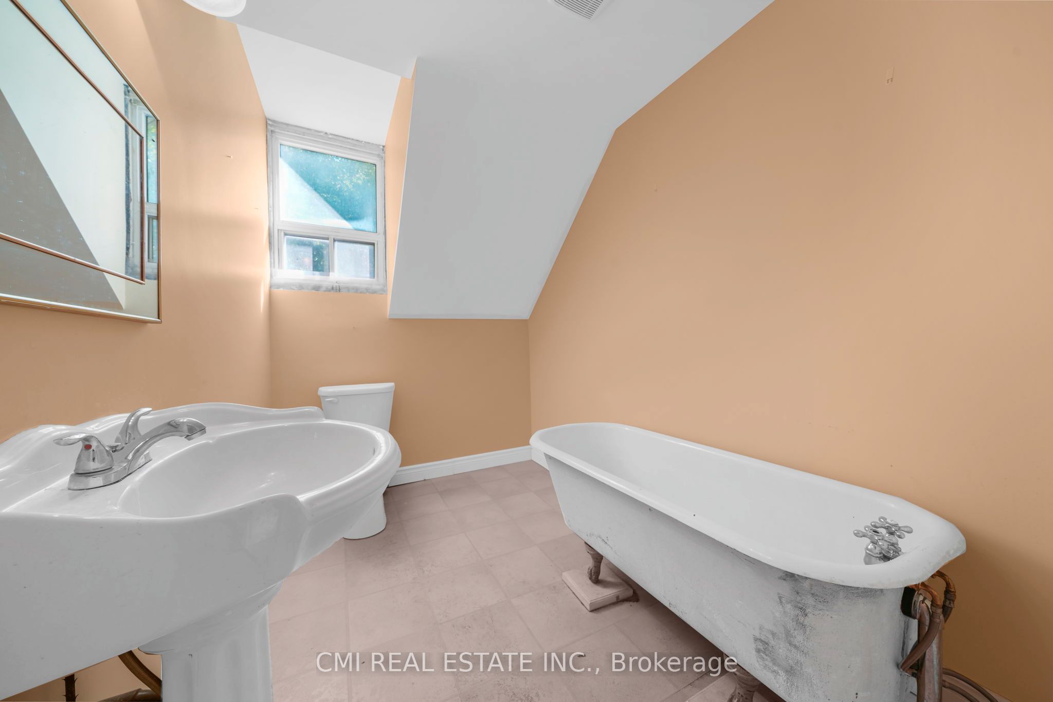 43 Perry Street Property Photo 25