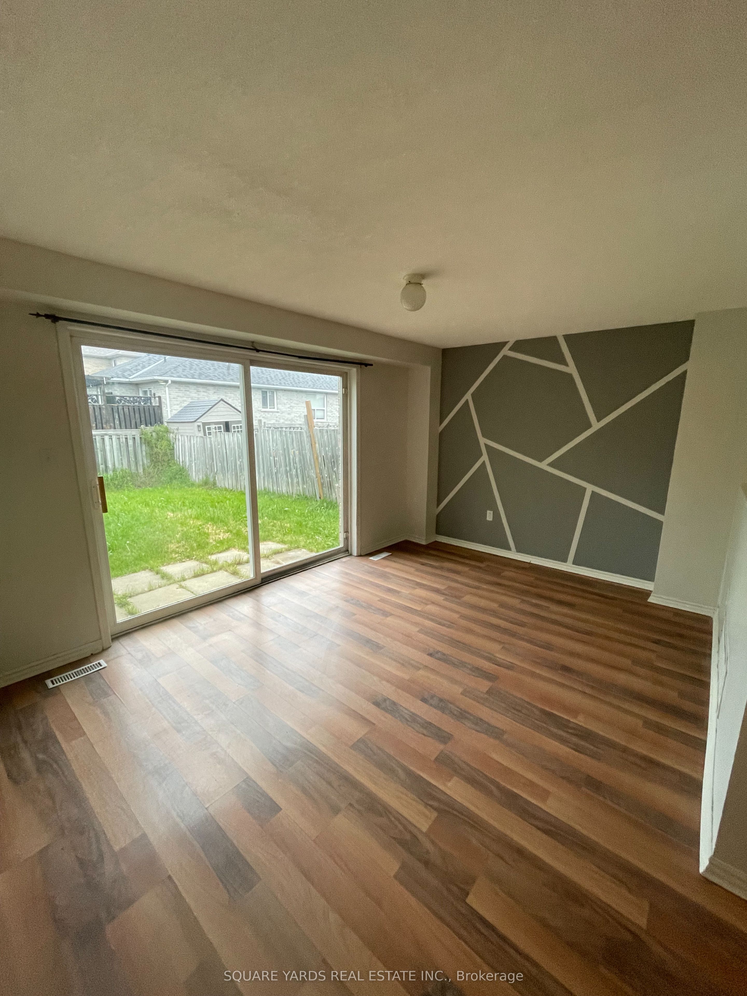 8 Epsom Road N Property Photo 2