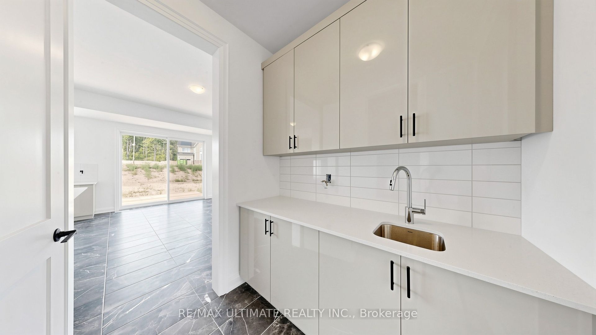 12 Aldwinckle Avenue Property Photo 6