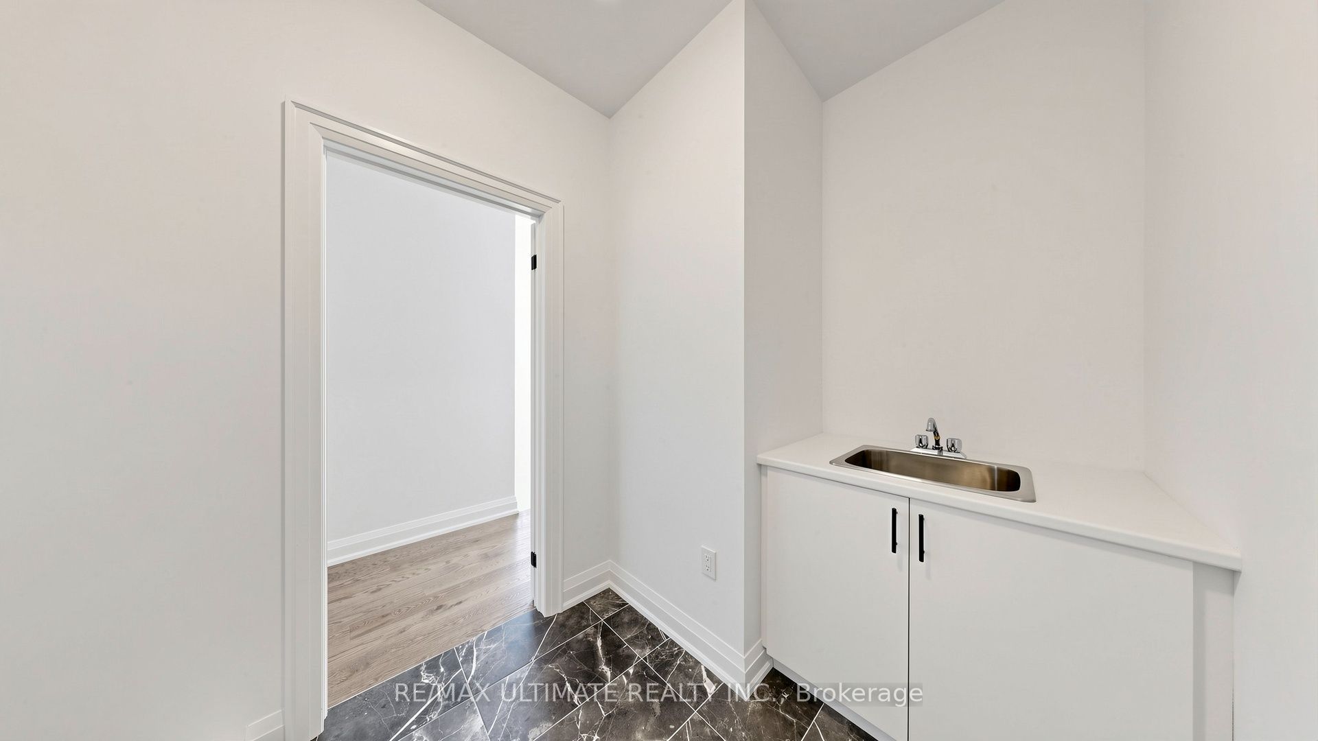 12 Aldwinckle Avenue Property Photo 15