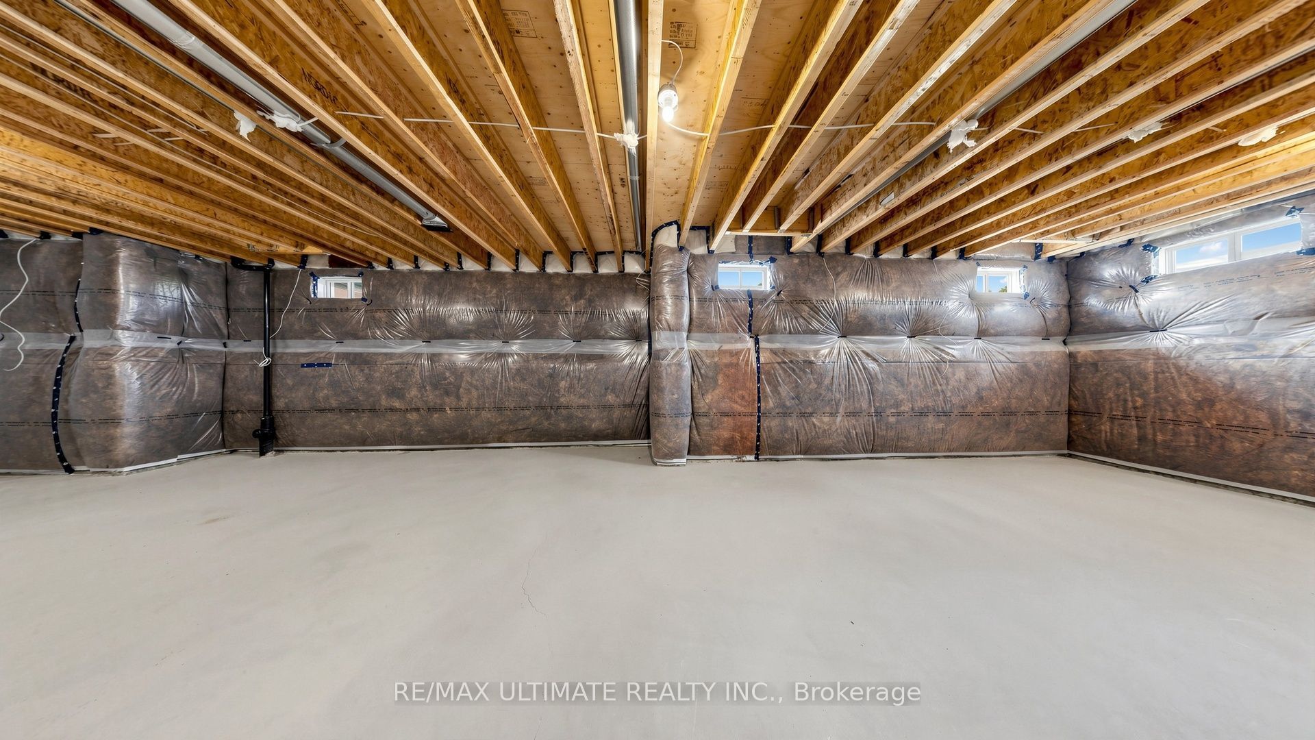 12 Aldwinckle Avenue Property Photo 37