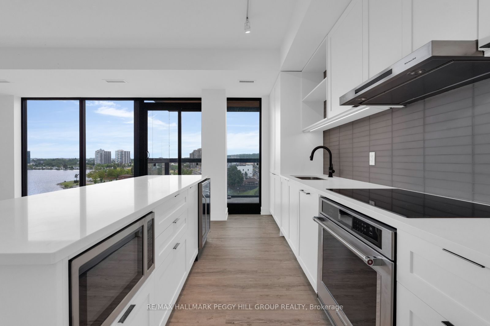 185 Dunlop Street E 623 Property Photo 3