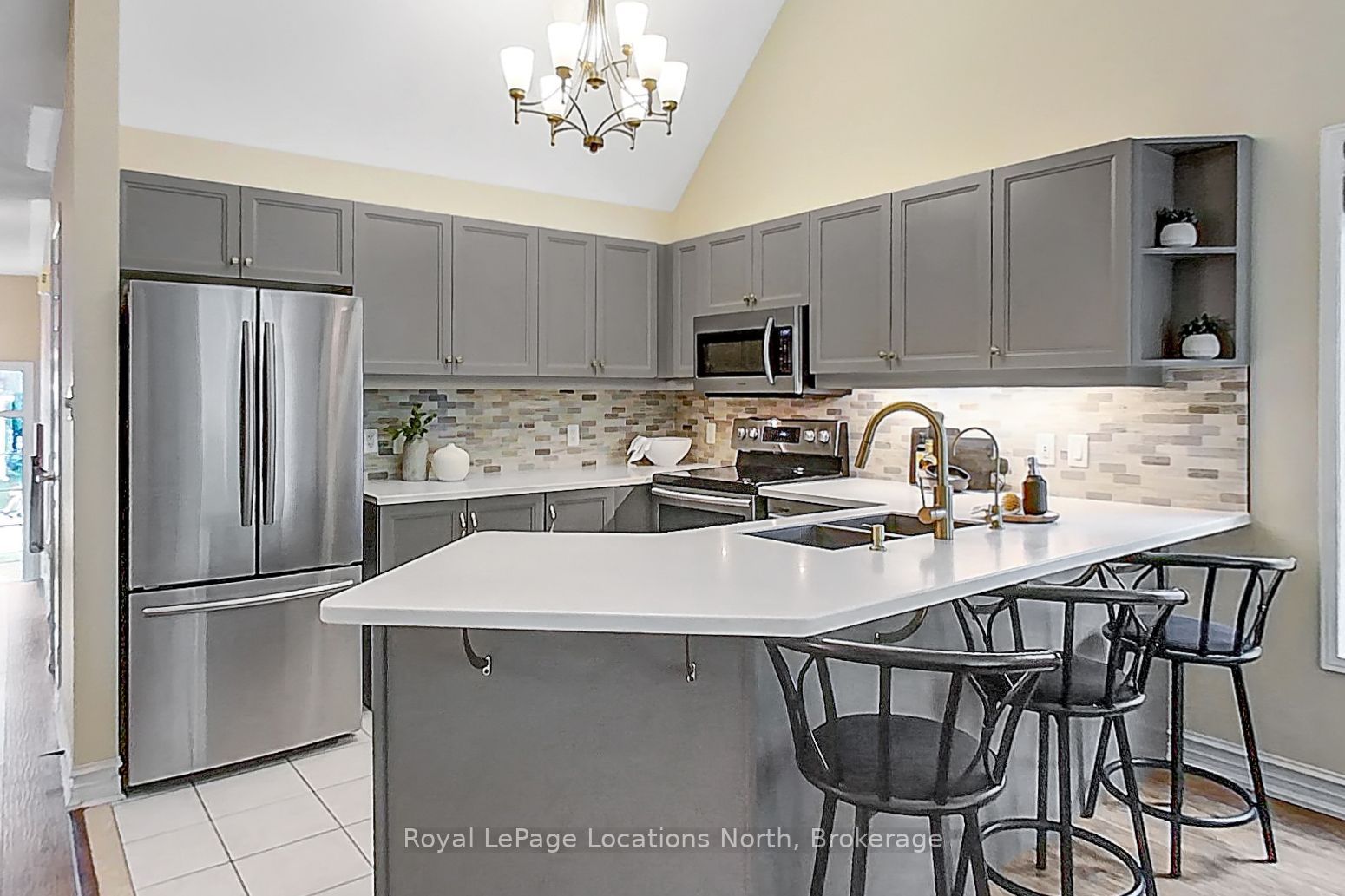 25 Green Briar Drive Property Photo 3
