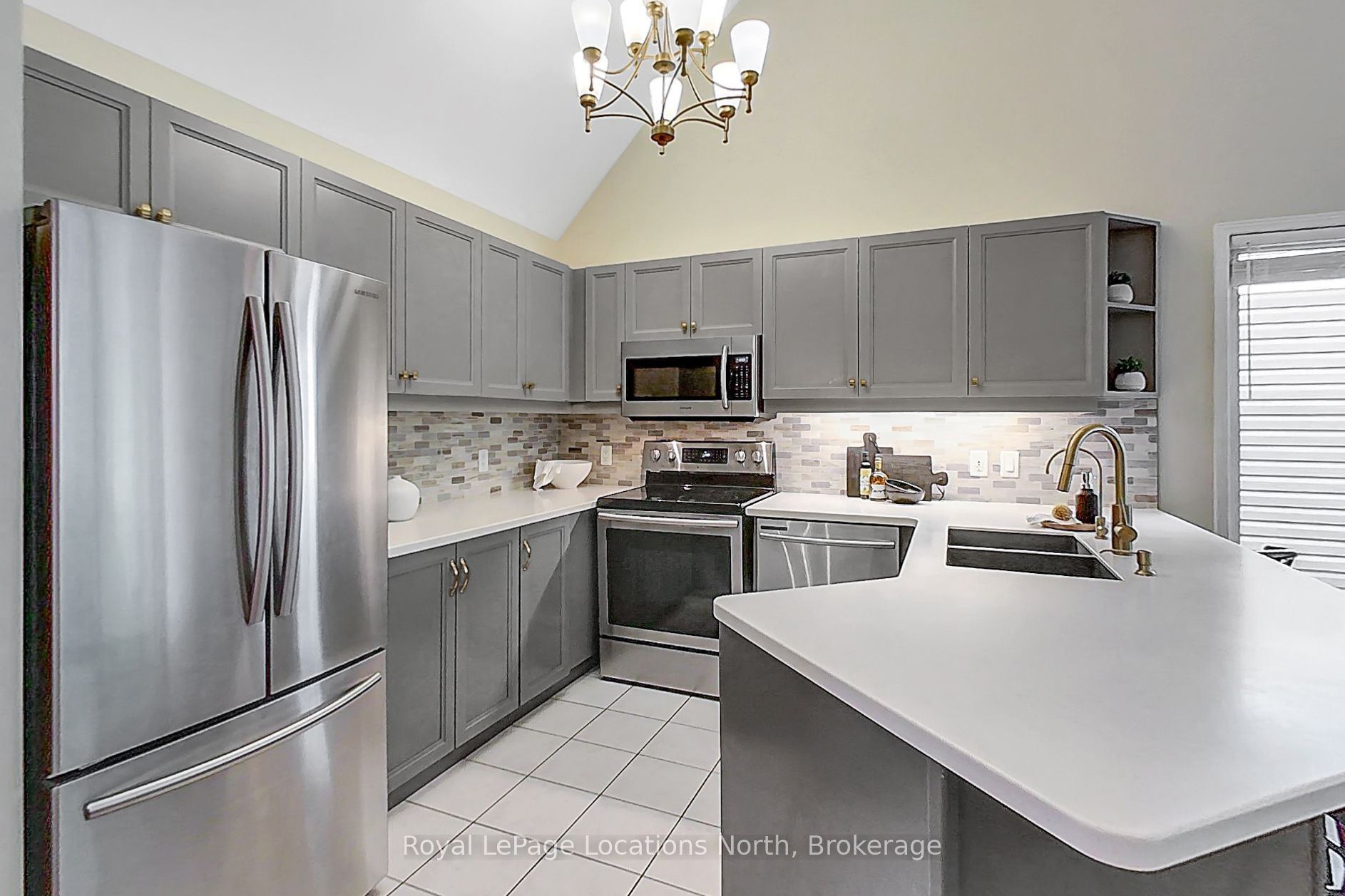 25 Green Briar Drive Property Photo 4
