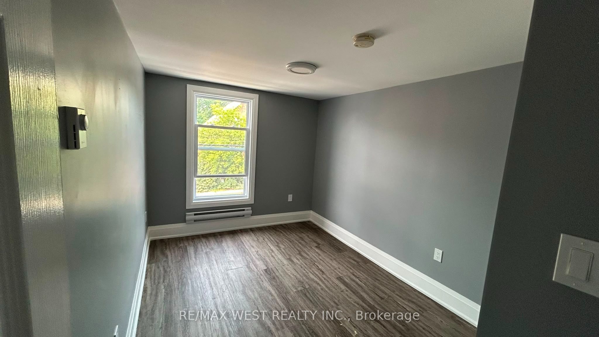 16 Albert Street N 1 Property Photo 6
