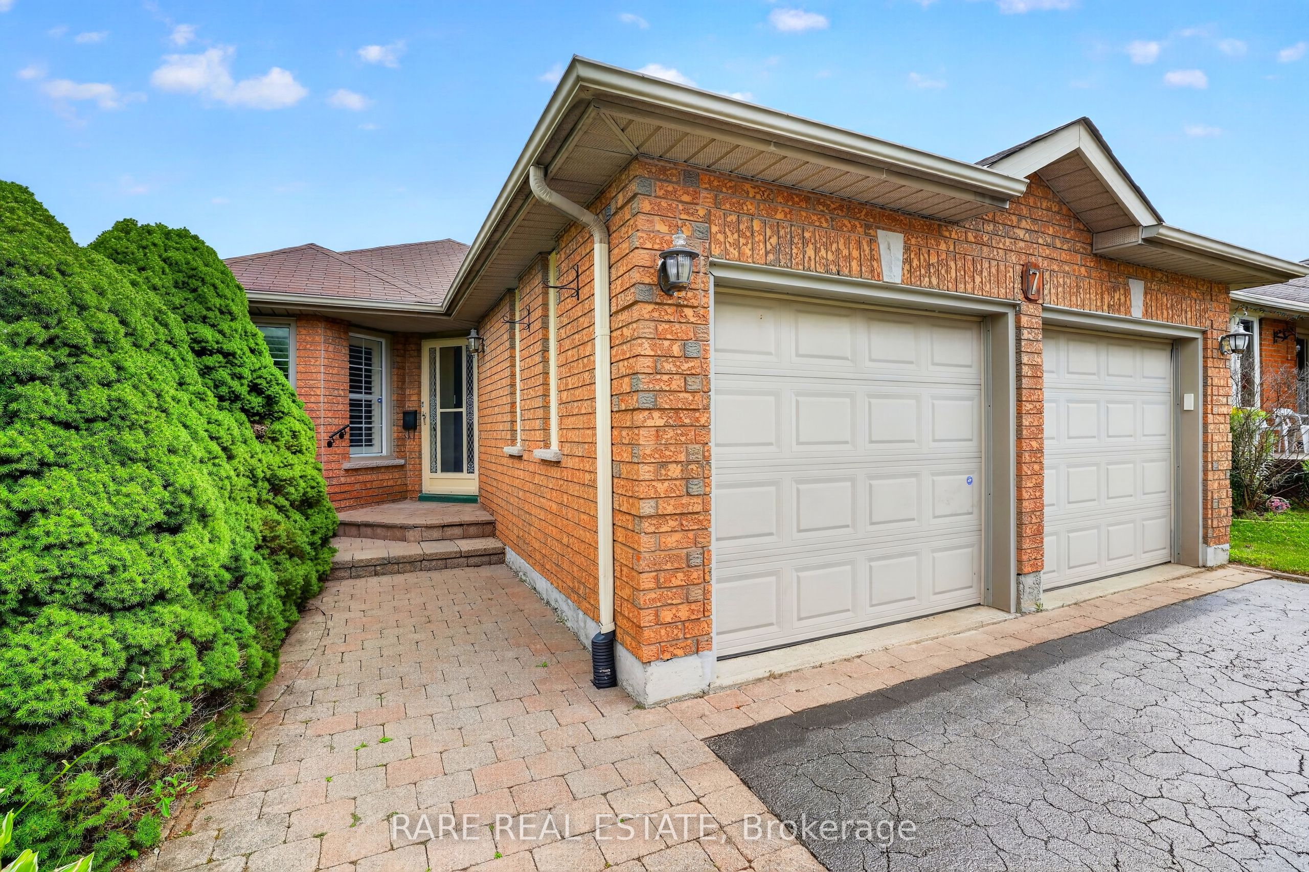 7 Longman Drive Property Photo 2