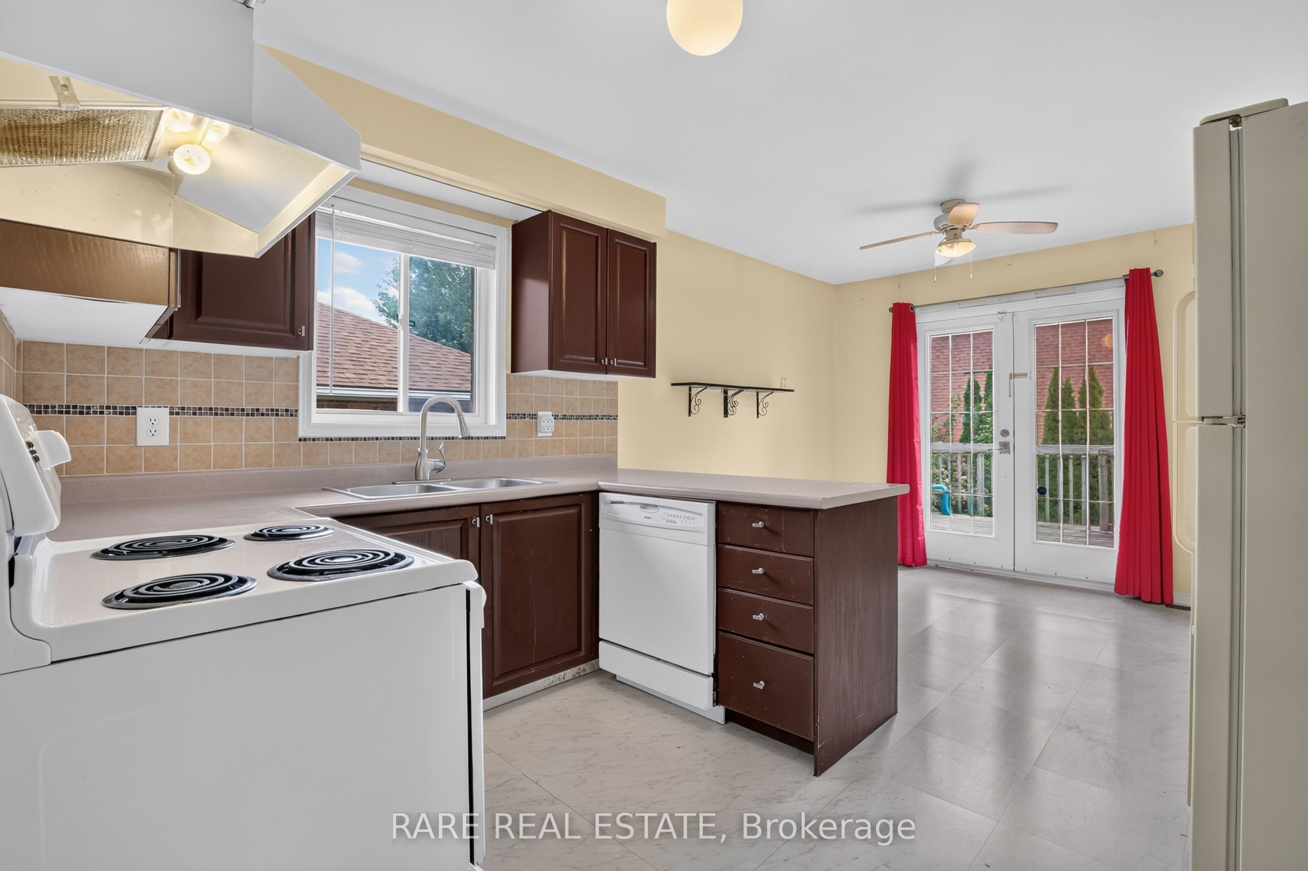 7 Longman Drive Property Photo 12