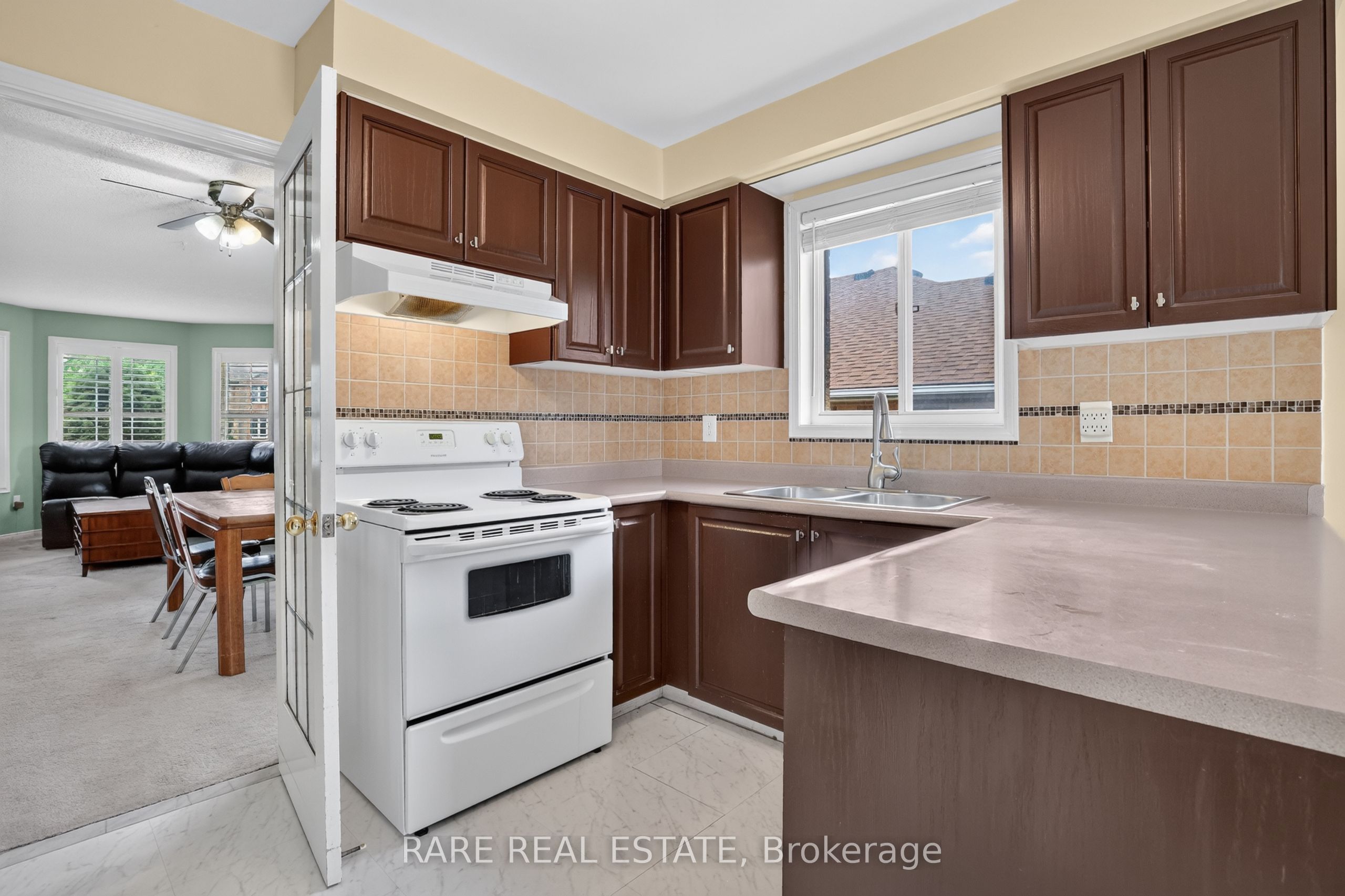 7 Longman Drive Property Photo 13