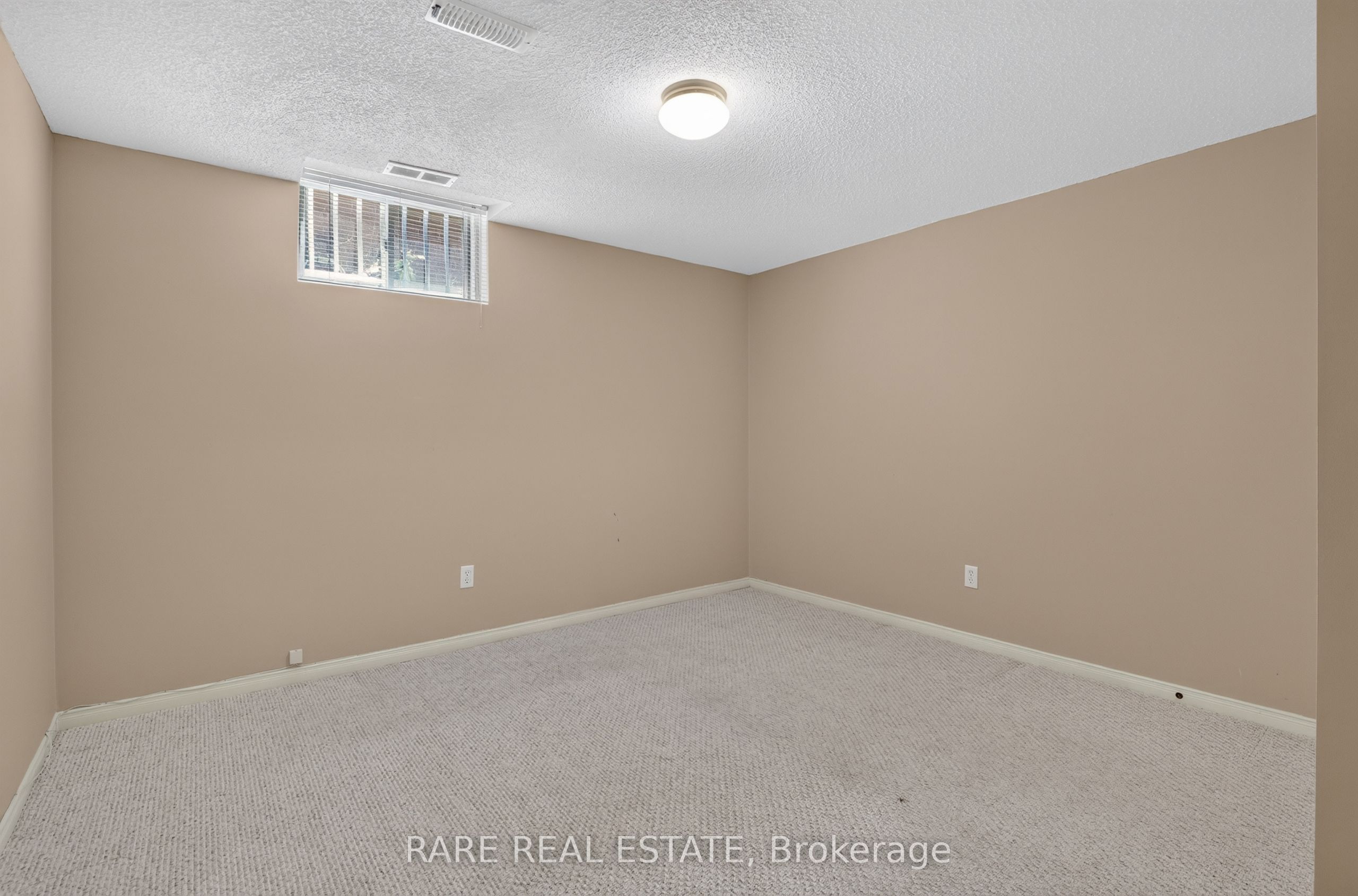 7 Longman Drive Property Photo 28