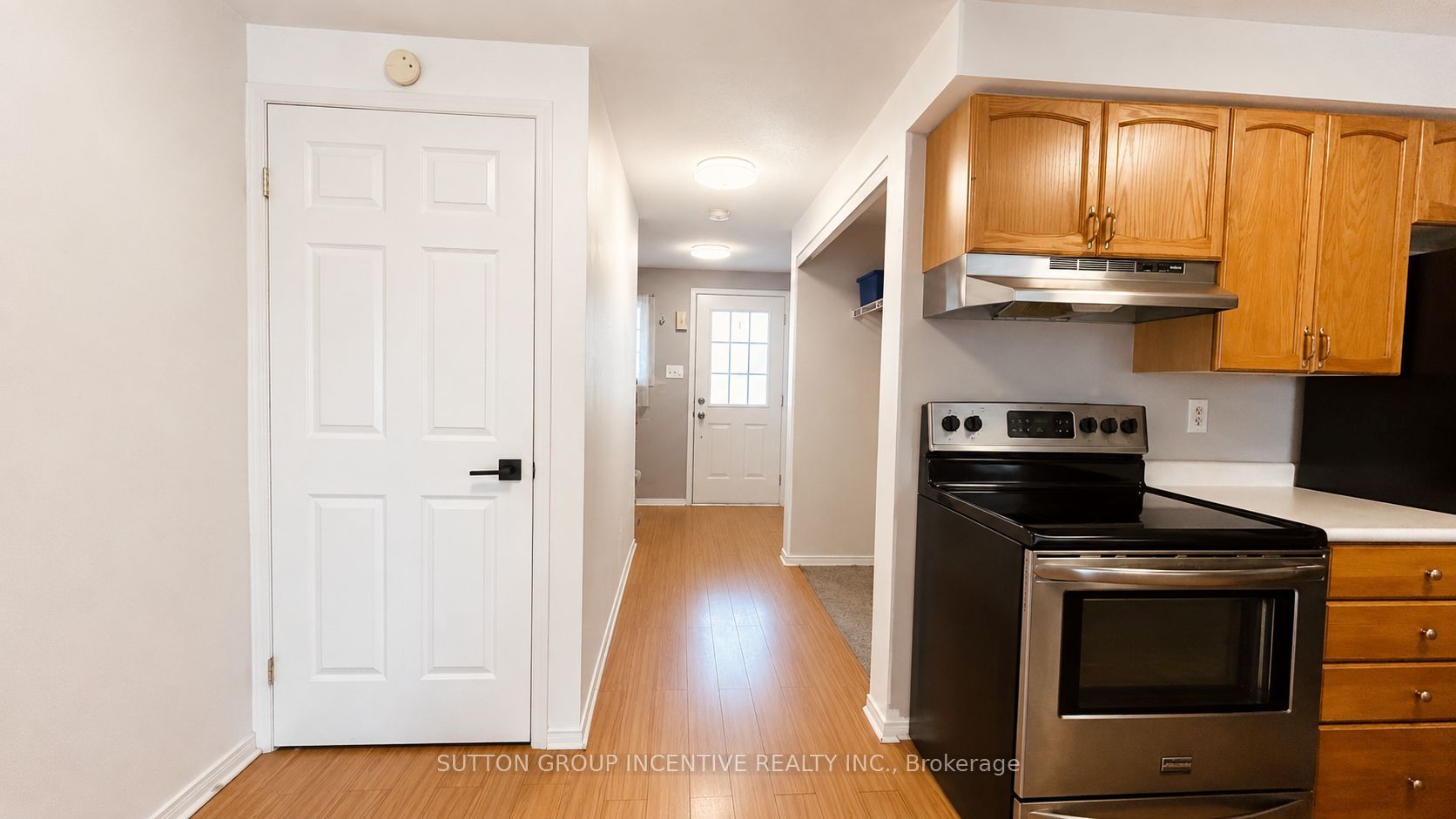 25 Lions Gate Boulevard Property Photo 2