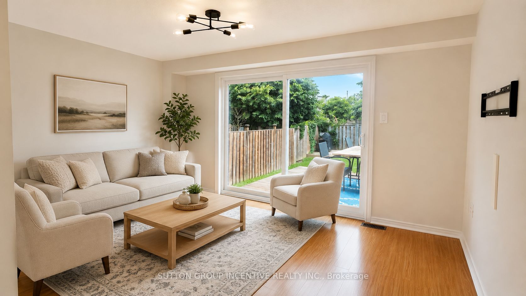 25 Lions Gate Boulevard Property Photo 3