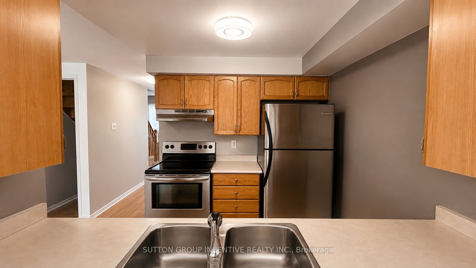 25 Lions Gate Boulevard Property Photo 5