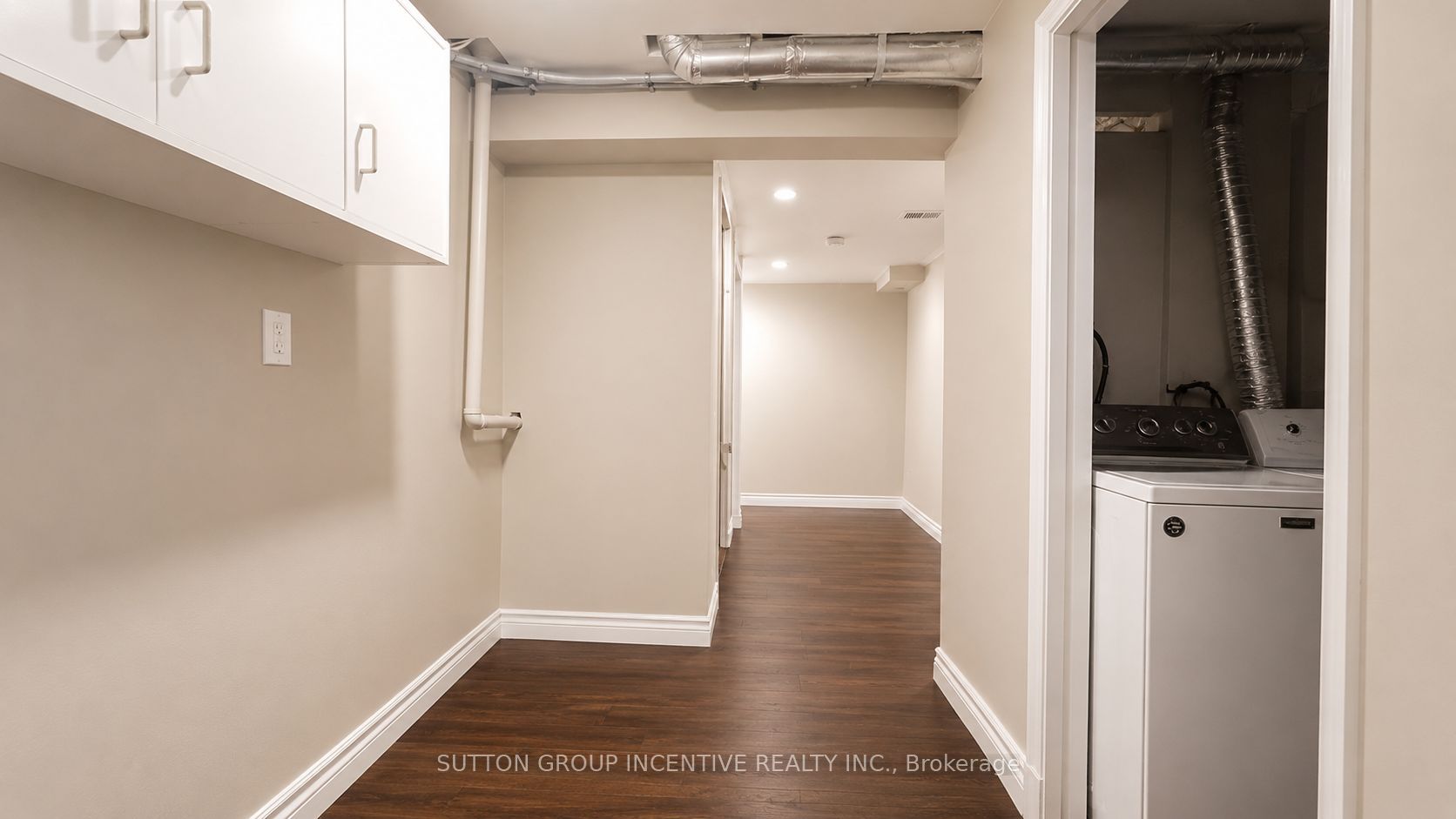 25 Lions Gate Boulevard Property Photo 14