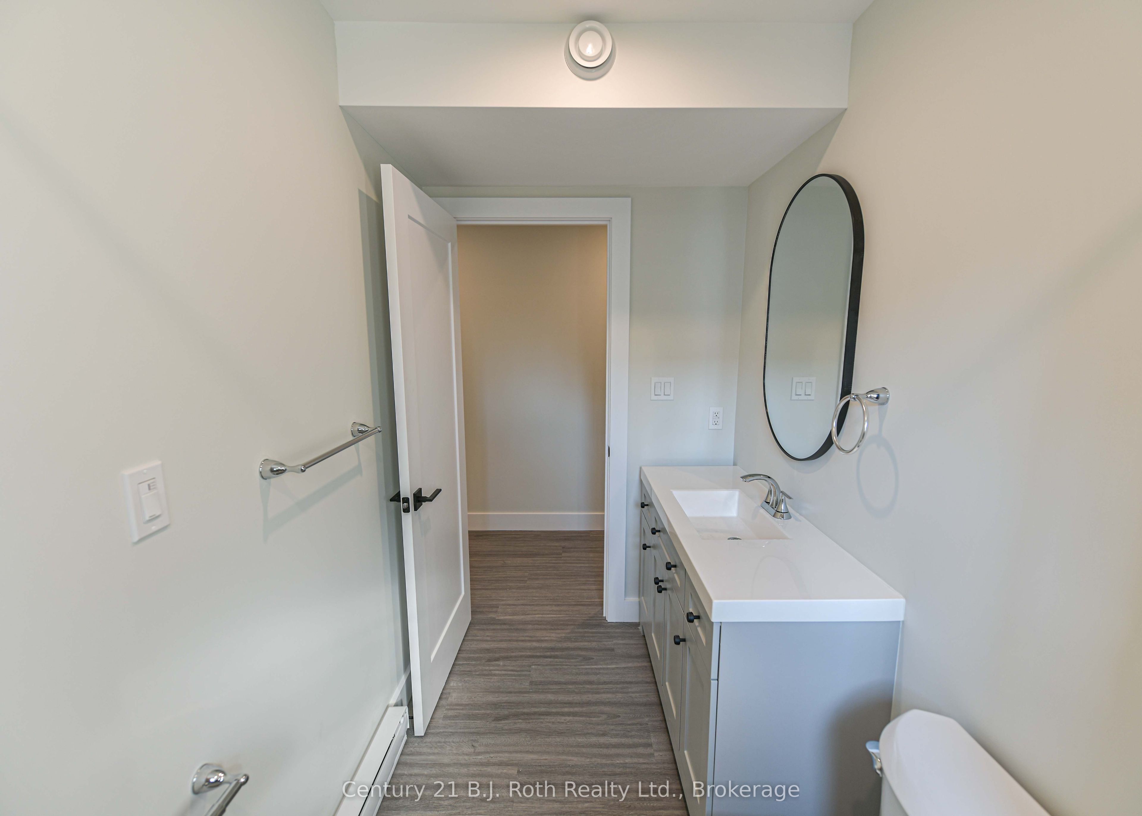 165 Barrie Road 1 (main) Property Photo 15