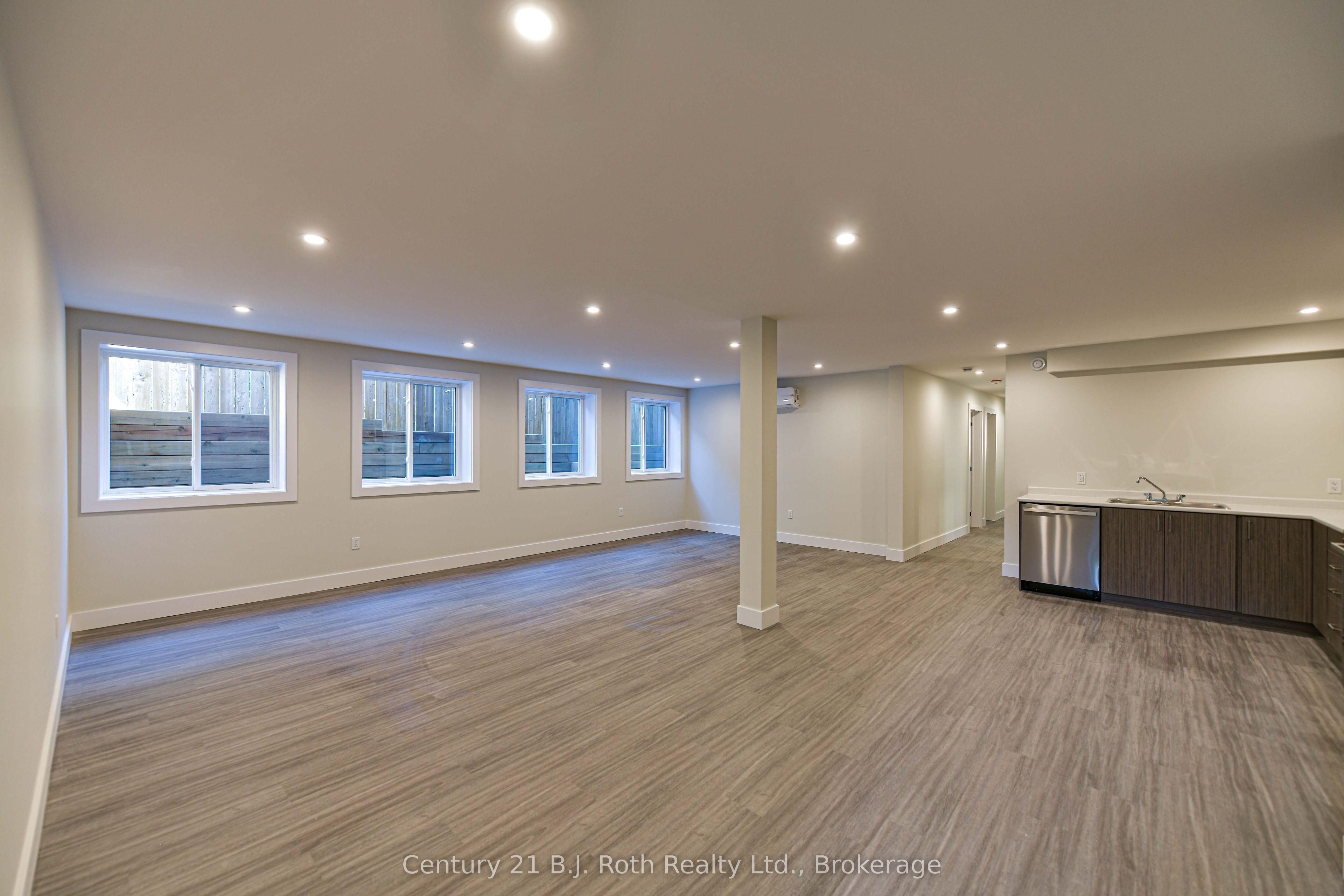 165 Barrie Road 3 (lower) Property Photo 9