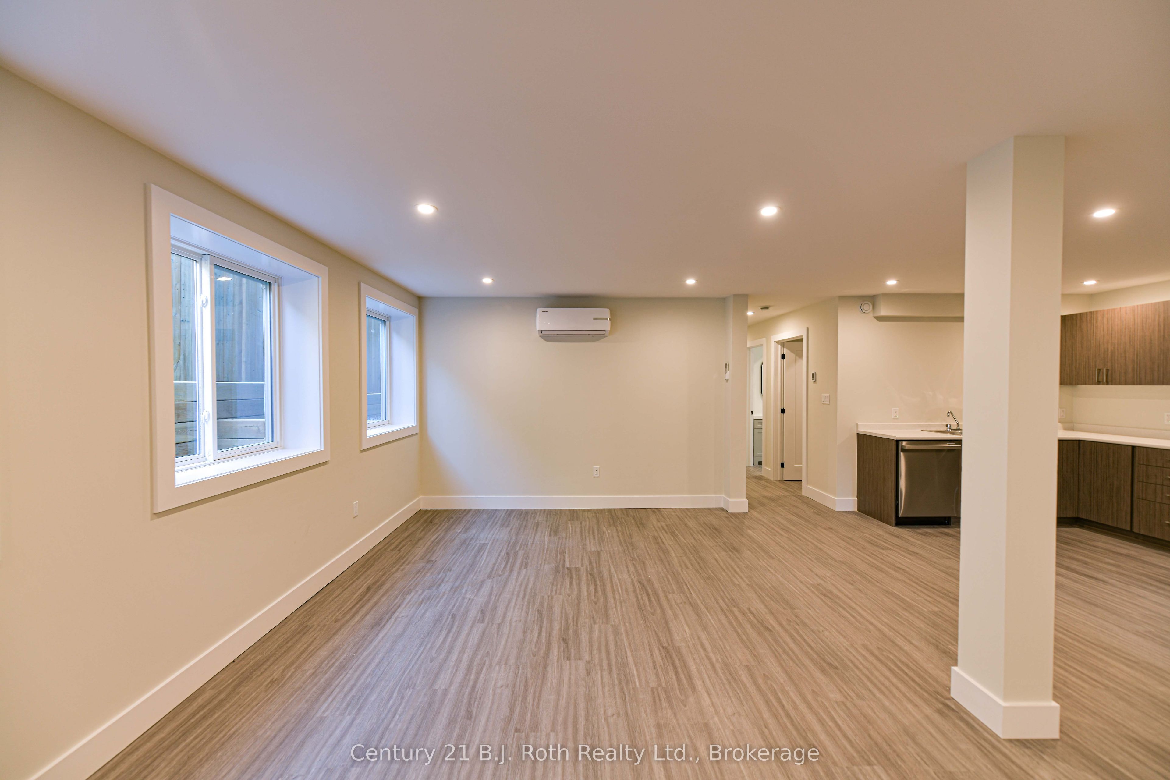 165 Barrie Road 3 (lower) Property Photo 12