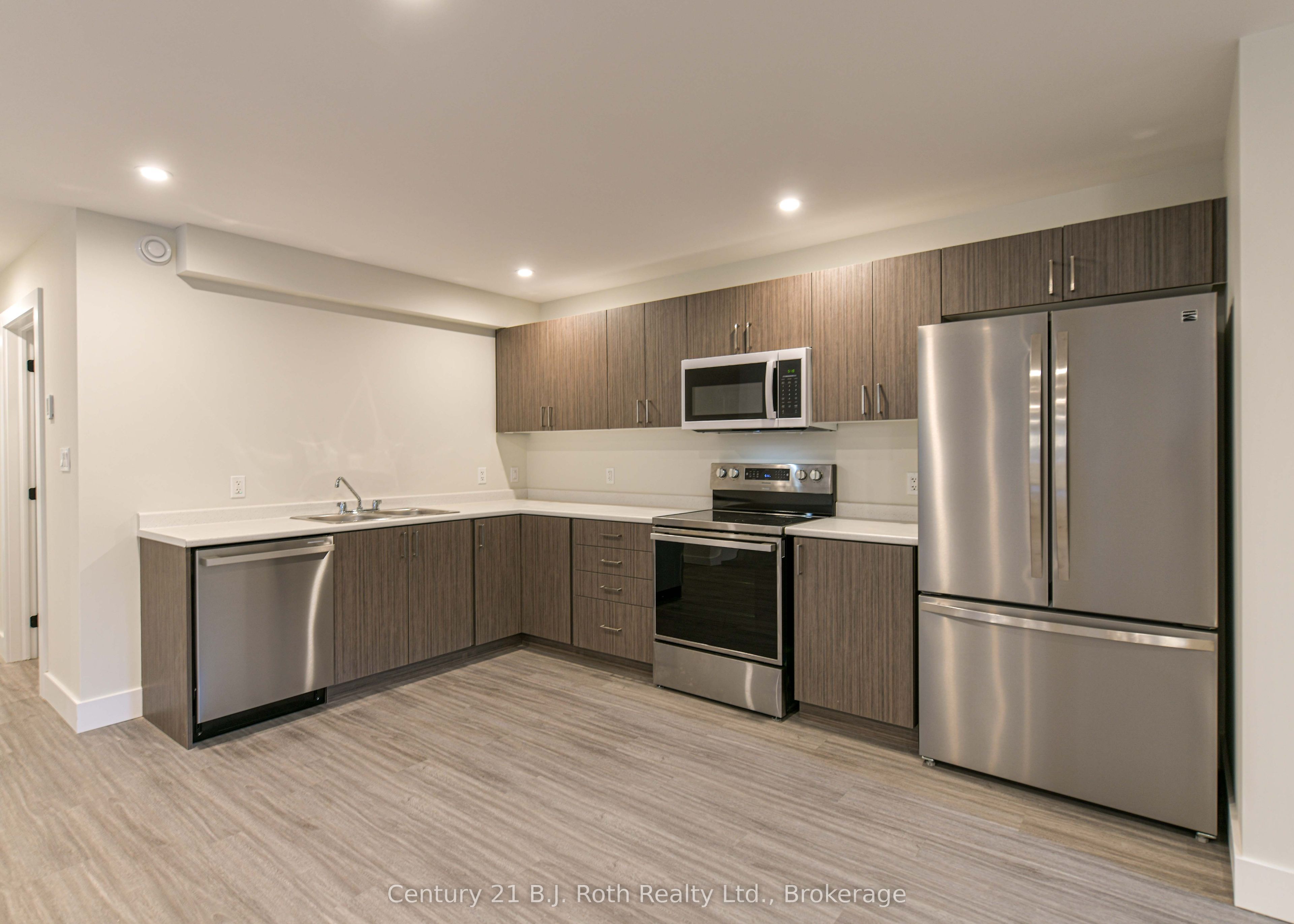 165 Barrie Road 3 (lower) Property Photo 14