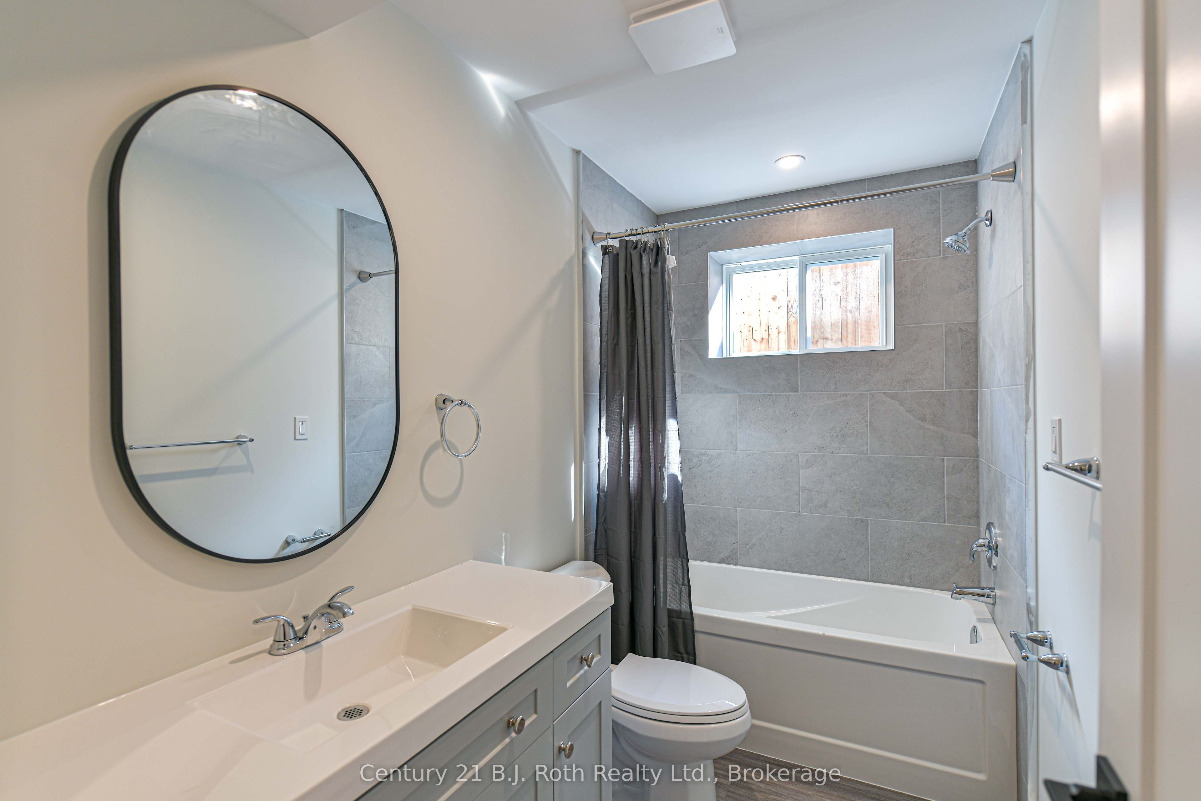 165 Barrie Road 3 (lower) Property Photo 18