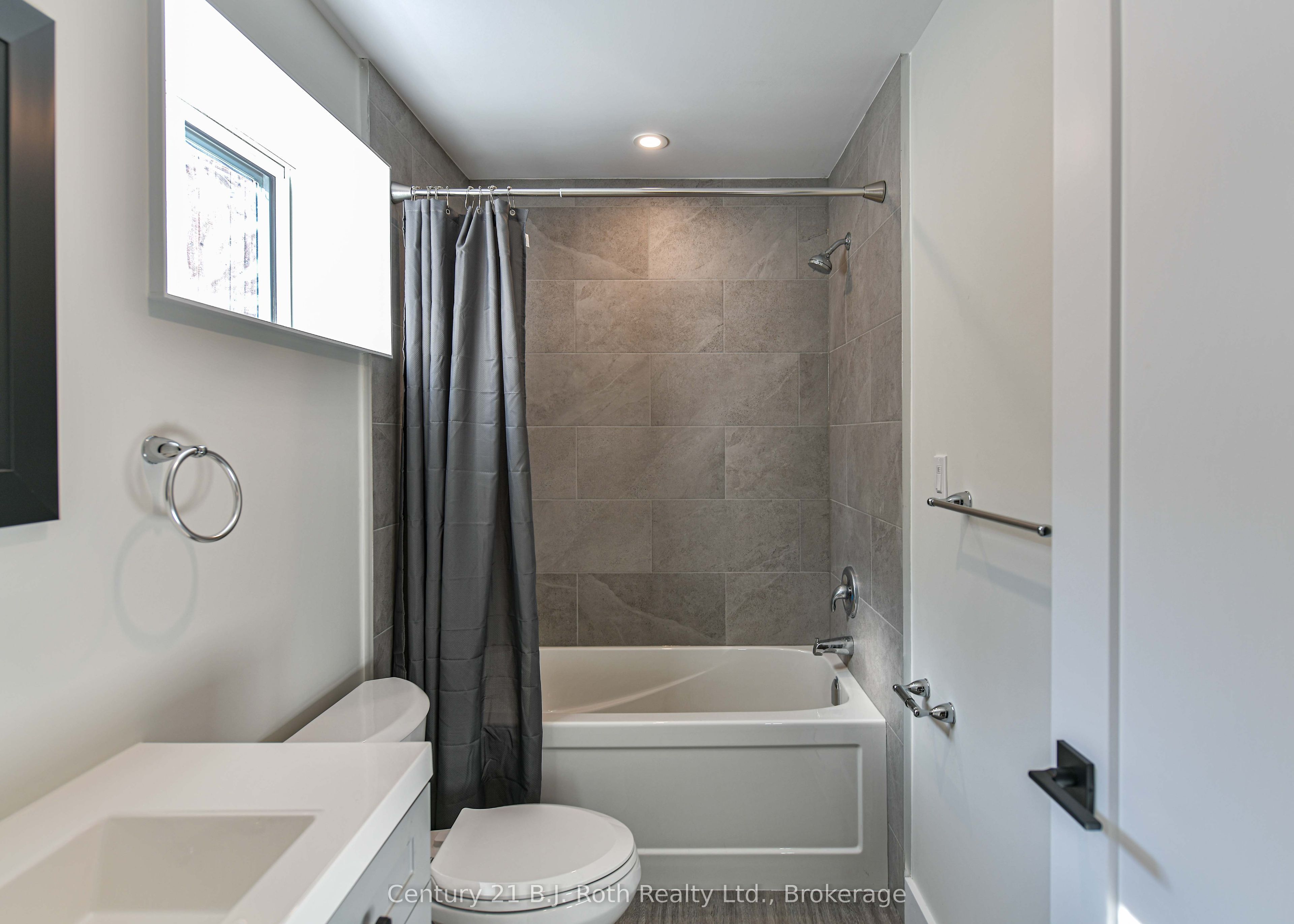 165 Barrie Road 3 (lower) Property Photo 28