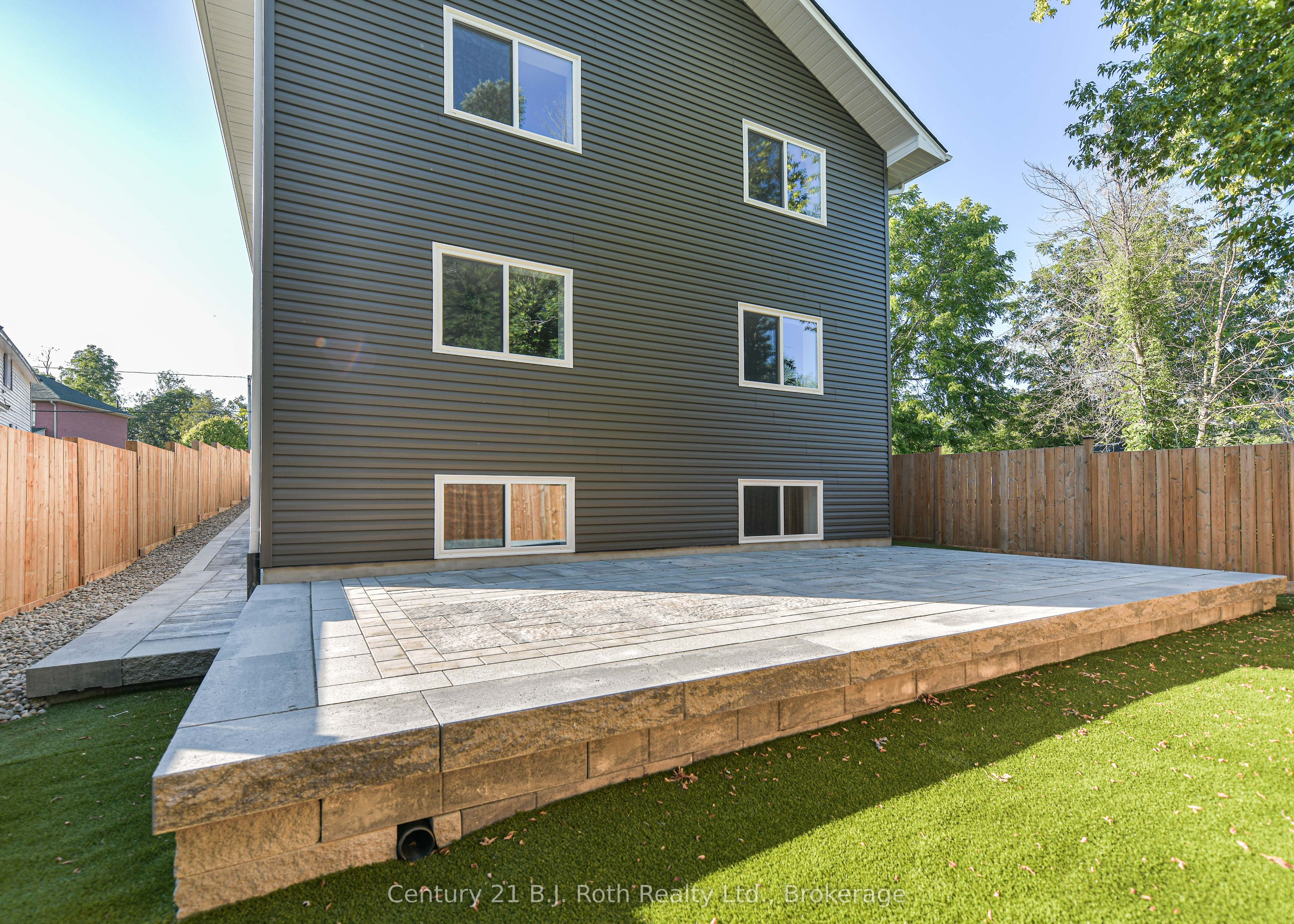 165 Barrie Road 3 (lower) Property Photo 34