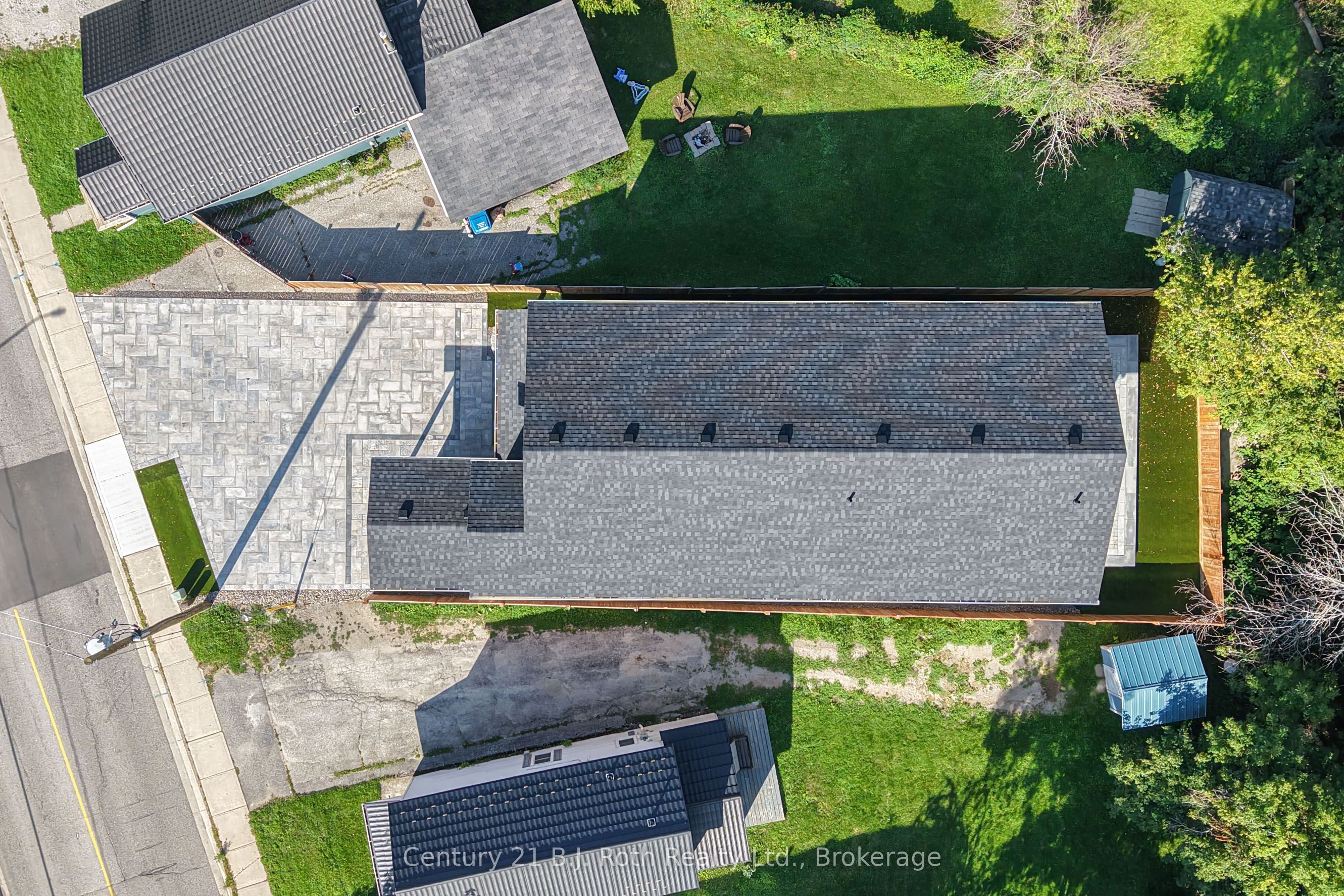 165 Barrie Road 2 (upper) Property Photo 3