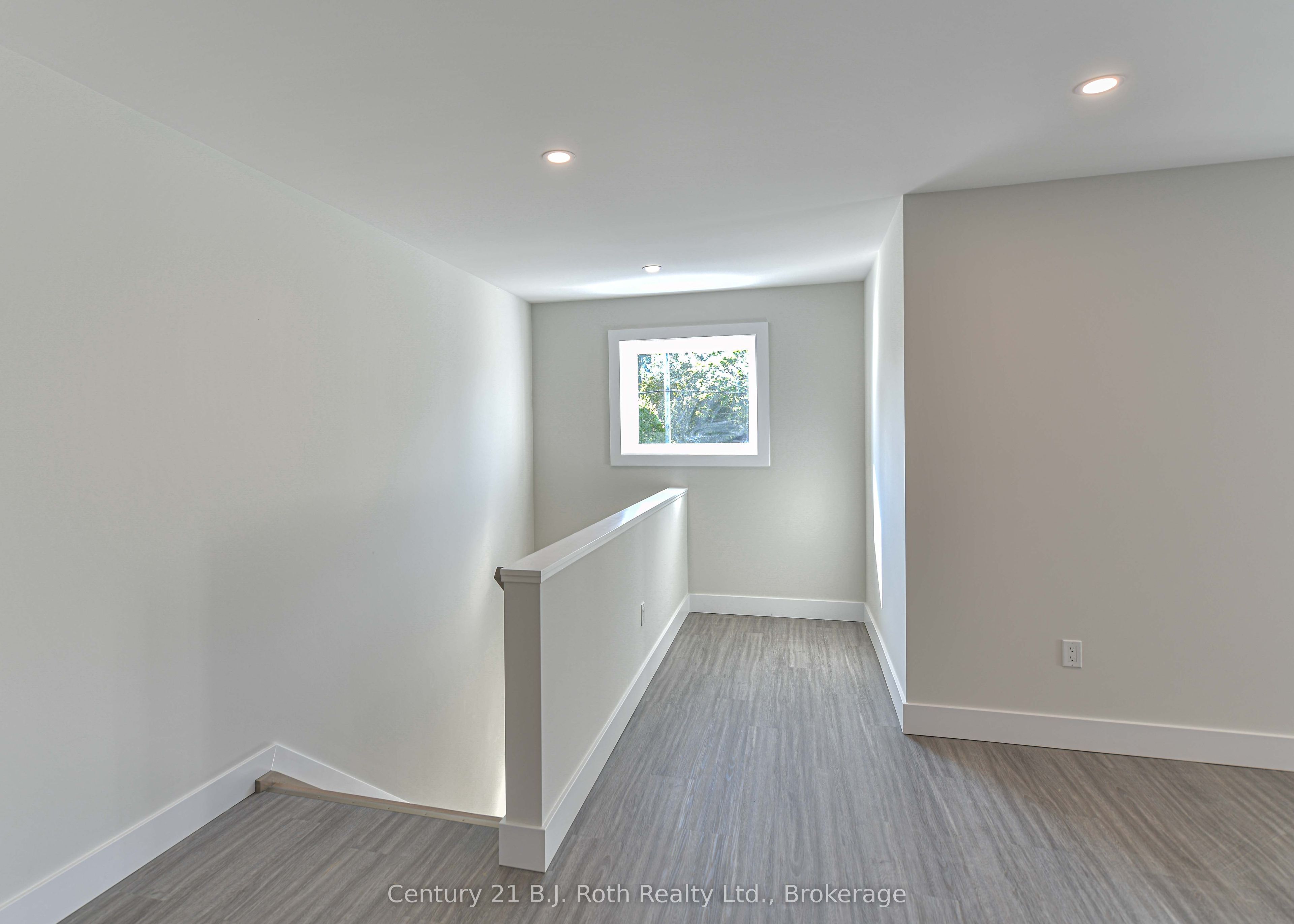 165 Barrie Road 2 (upper) Property Photo 9