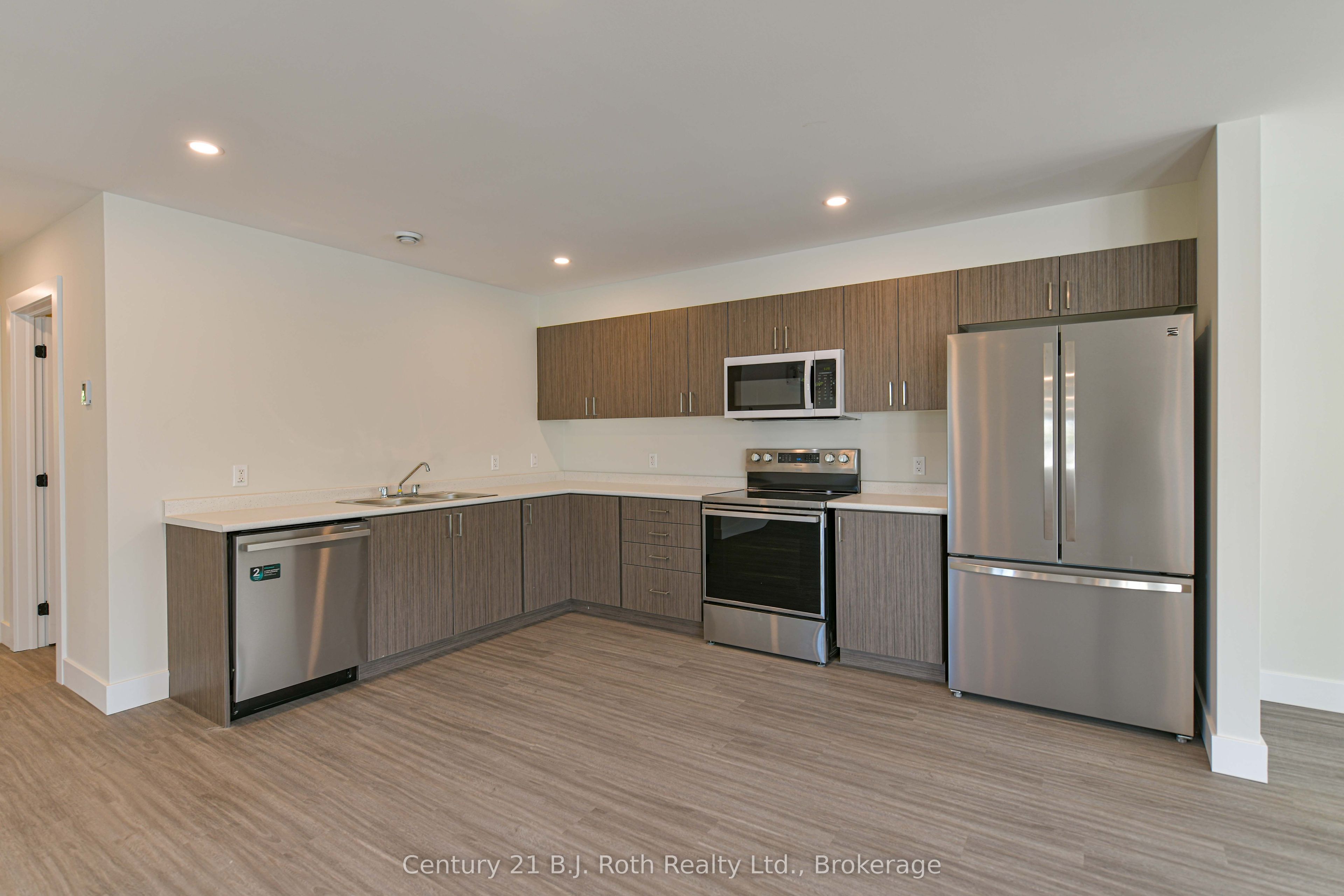 165 Barrie Road 2 (upper) Property Photo 13