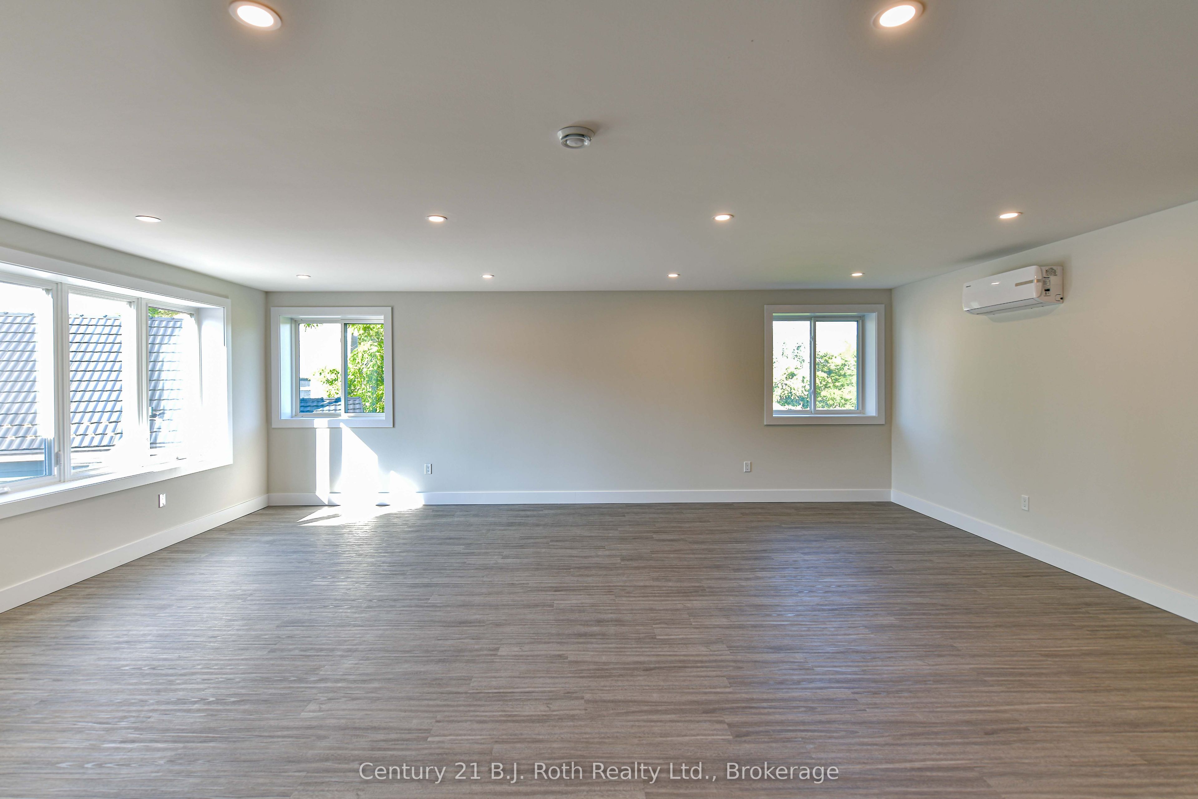 165 Barrie Road 2 (upper) Property Photo 15