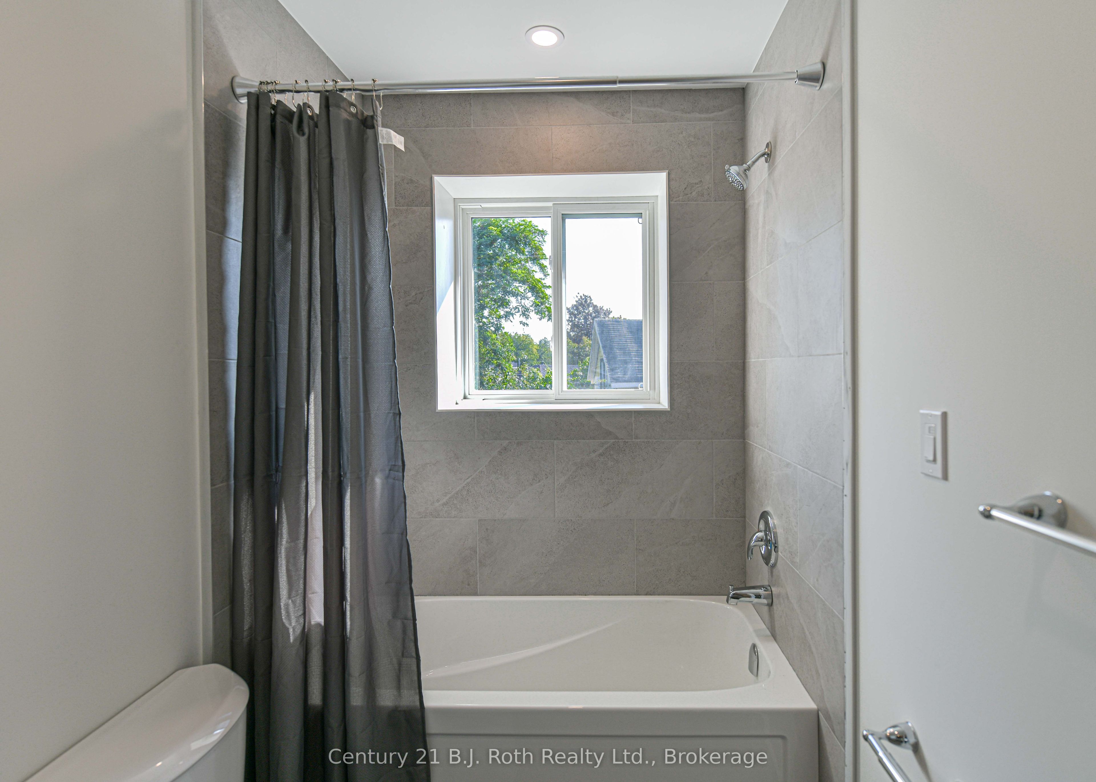 165 Barrie Road 2 (upper) Property Photo 19